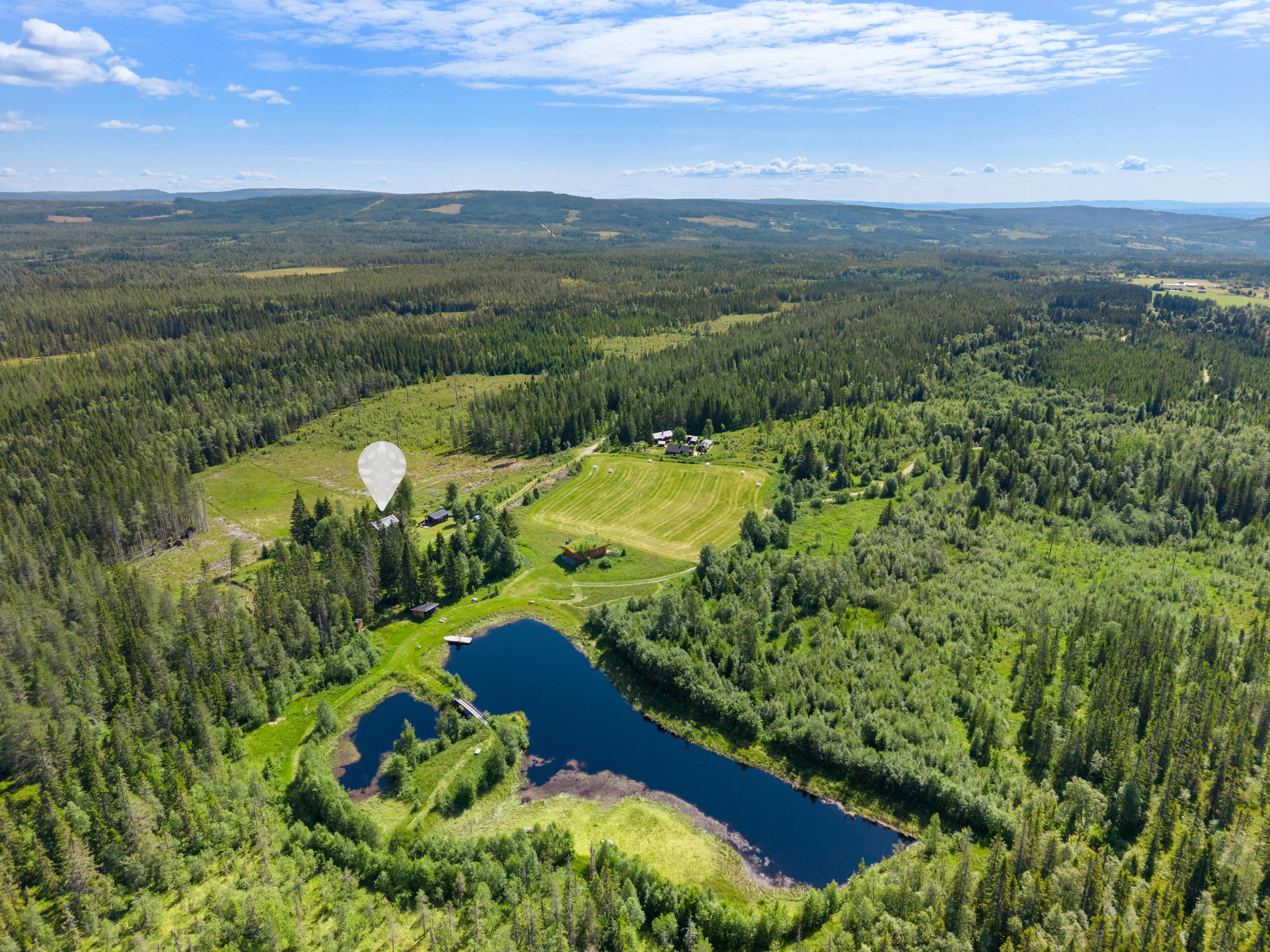 1850-luvun norjalainen lomamökki, jossa on lisärakennus ja tilava terassi - Näytä kuva 45 / 50