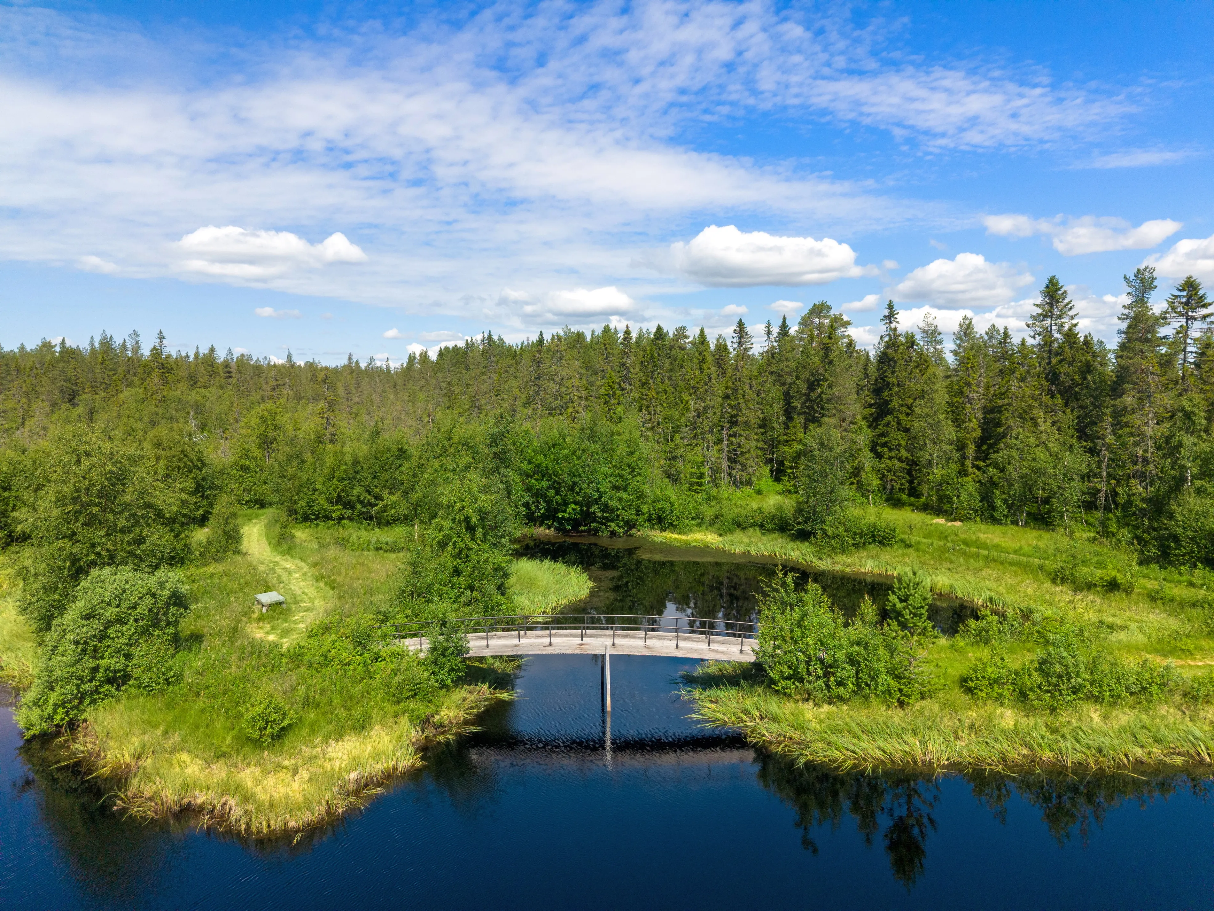 1850-luvun norjalainen lomamökki, jossa on lisärakennus ja tilava terassi - Näytä kuva 47 / 50