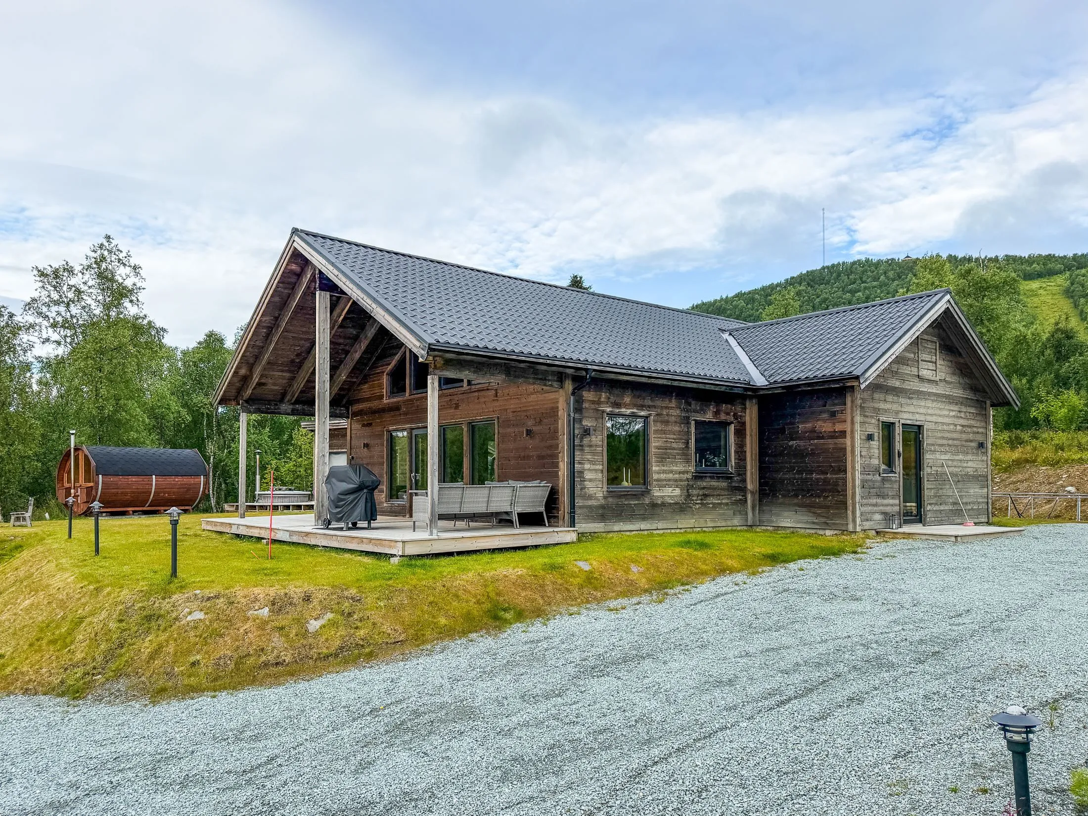 Moderne hus med 5 soveværelser i Klimpfjäll med stor have og terrasse - Image 1