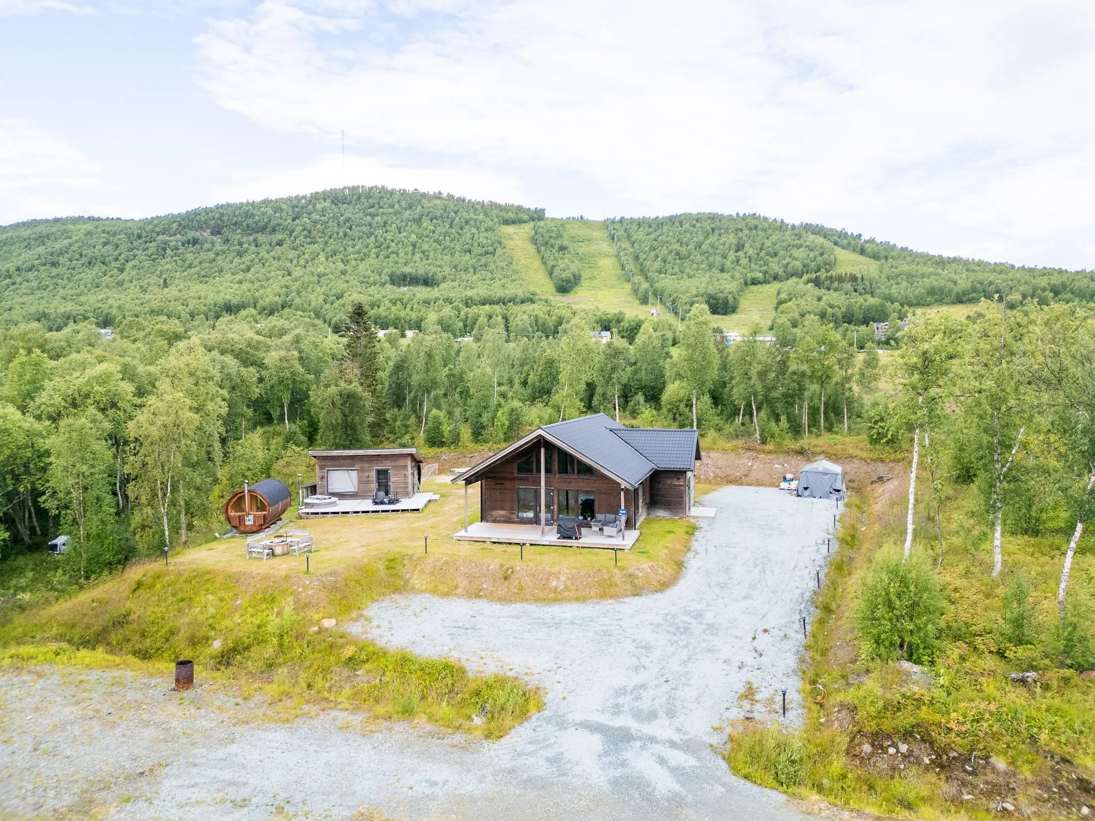 Moderne hus med 5 soveværelser i Klimpfjäll med stor have og terrasse - Image 2