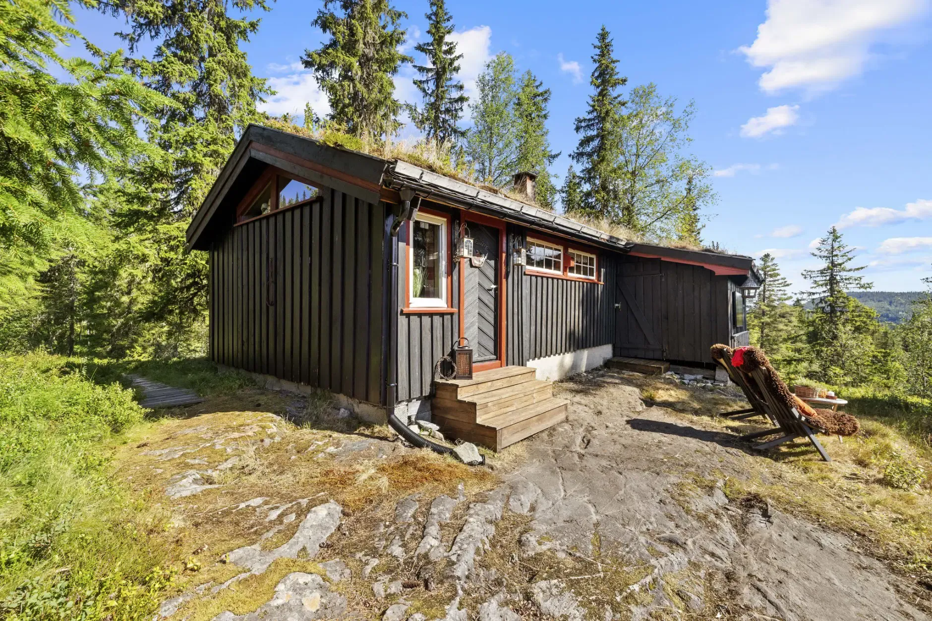 Norwegisches Landhaus aus den 1960er Jahren mit weitläufigem Grundstück in Dalen - Image 1
