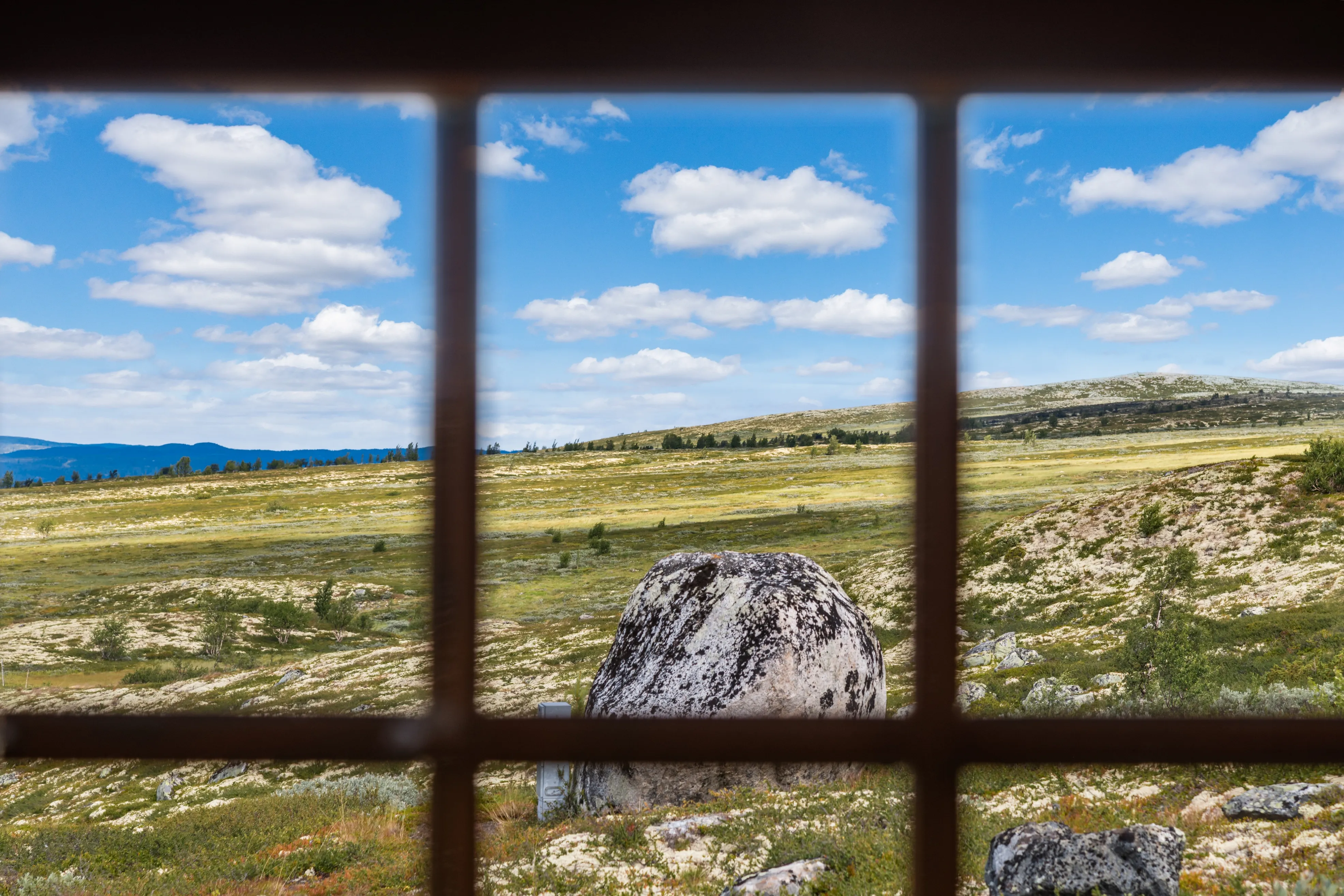 Norwegisches Landhaus aus den 1980er Jahren mit Garten und Blick auf die Alpen - Bild 15 von 65 anzeigen