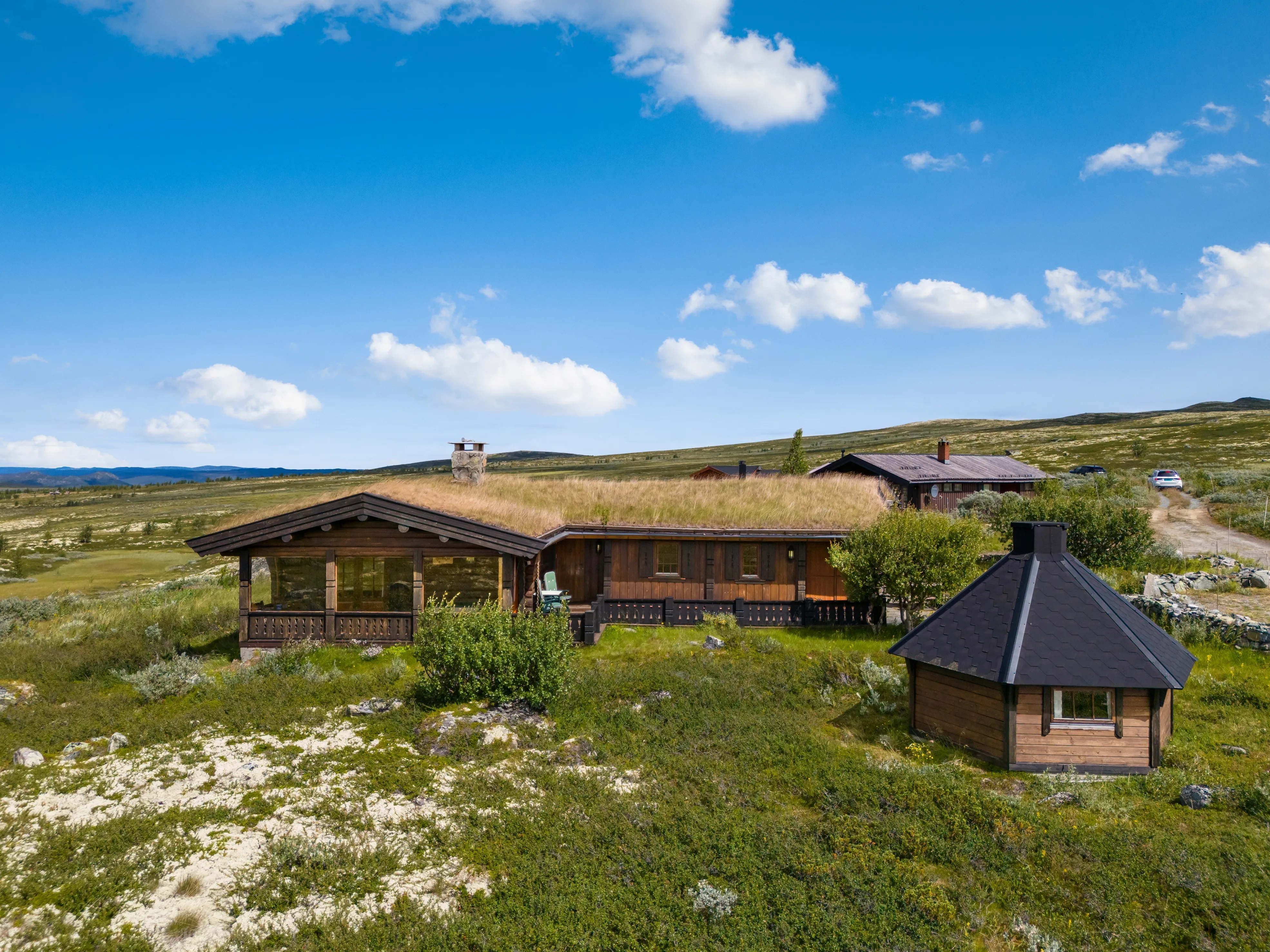 Norwegisches Landhaus aus den 1980er Jahren mit Garten und Blick auf die Alpen - Bild 43 von 65 anzeigen