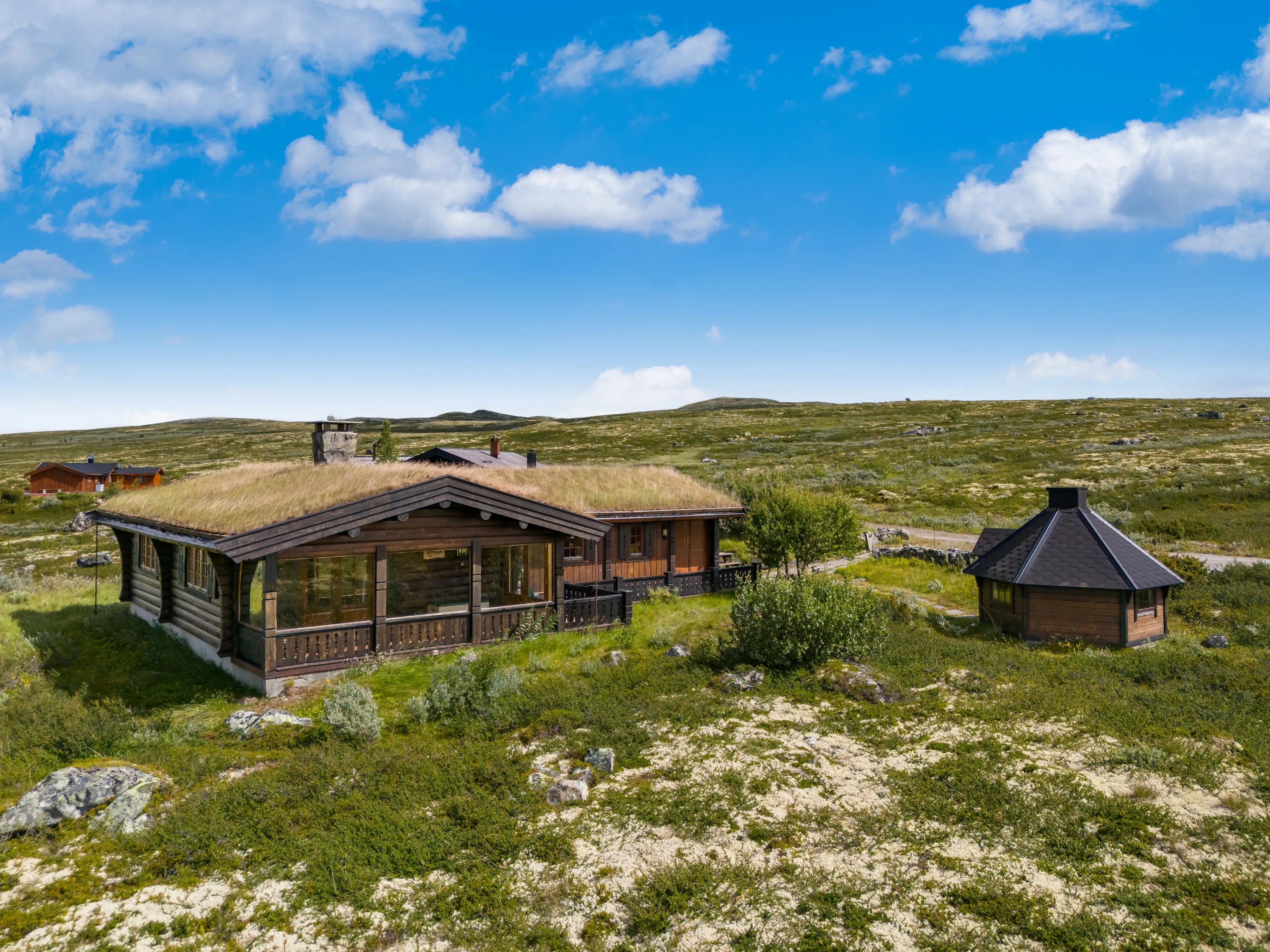 Norwegisches Landhaus aus den 1980er Jahren mit Garten und Blick auf die Alpen - Bild 44 von 65 anzeigen