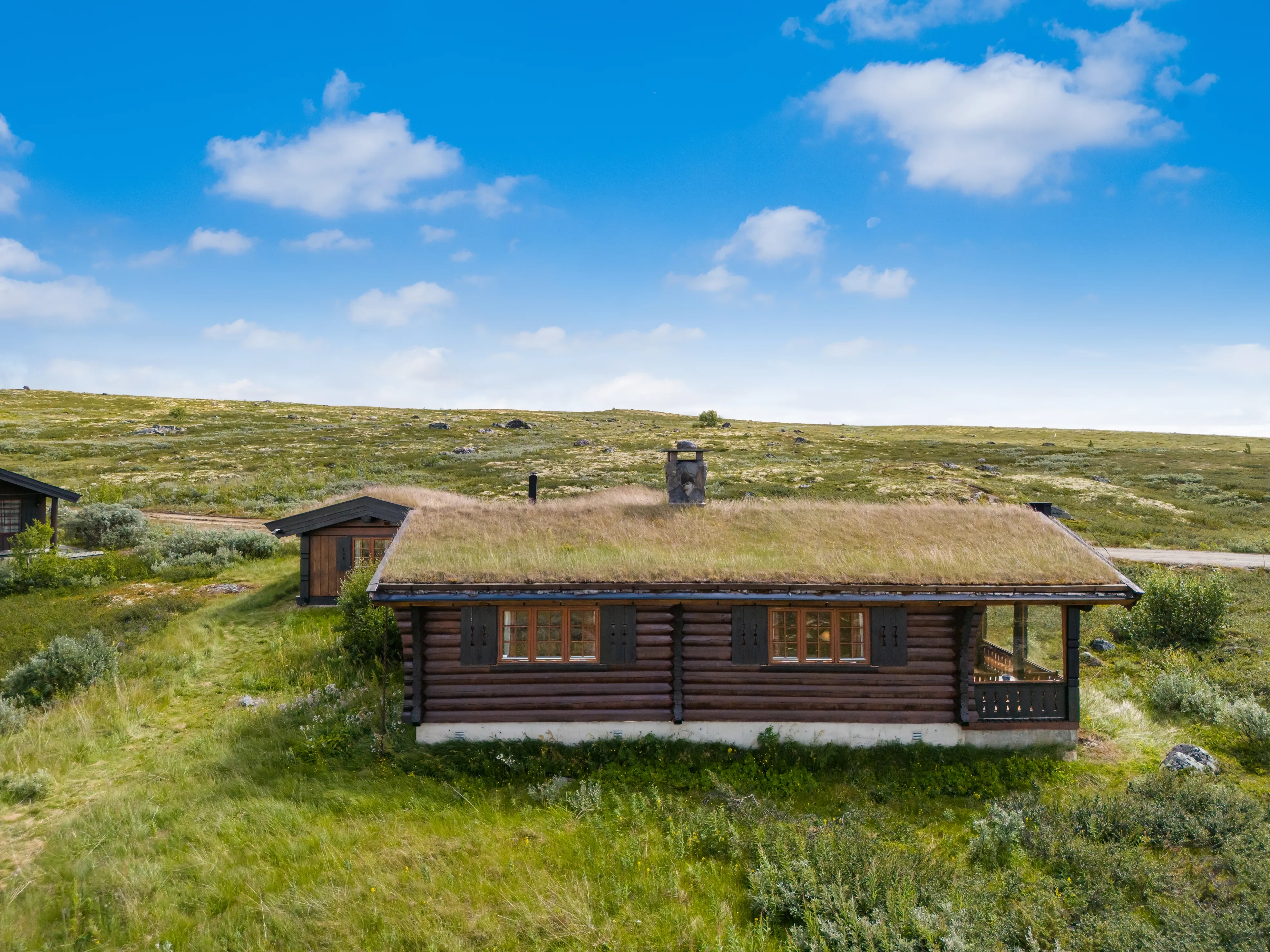 Norwegisches Landhaus aus den 1980er Jahren mit Garten und Blick auf die Alpen - Bild 45 von 65 anzeigen
