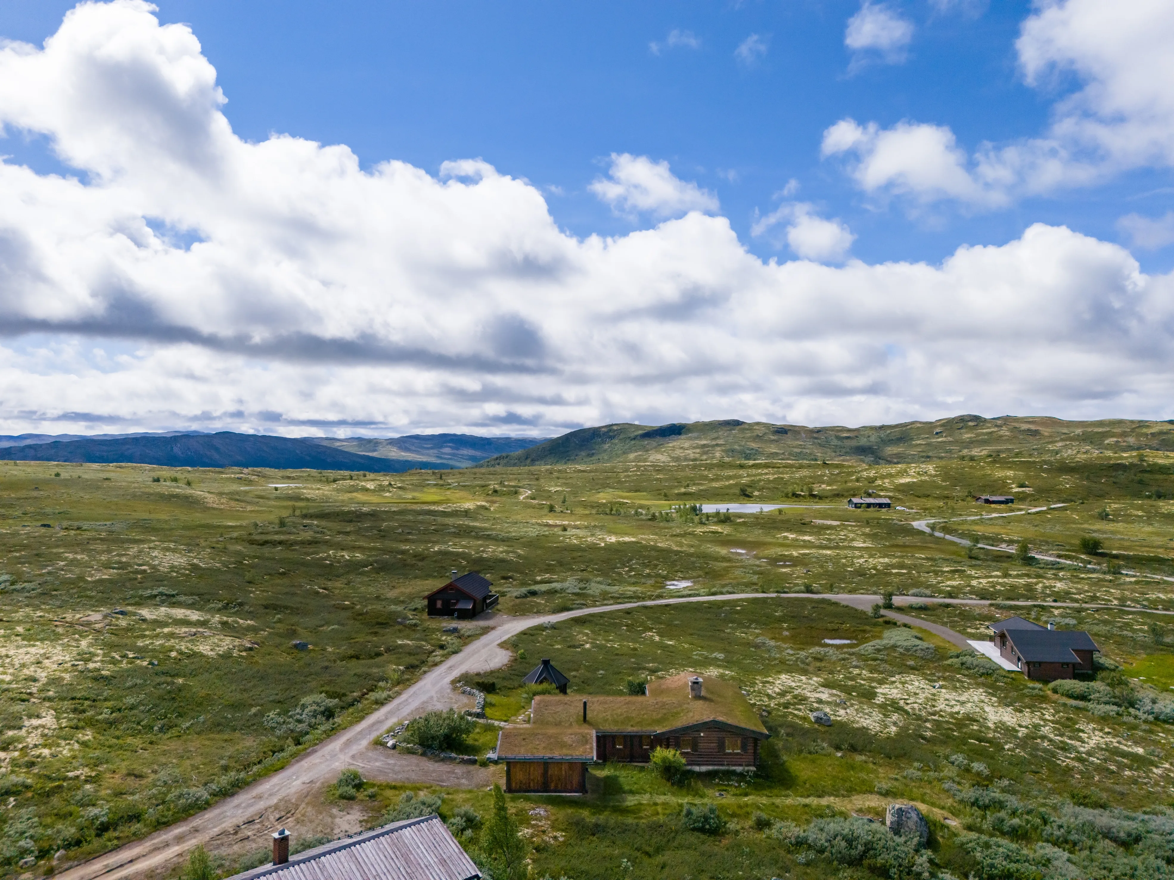 Norwegisches Landhaus aus den 1980er Jahren mit Garten und Blick auf die Alpen - Bild 48 von 65 anzeigen