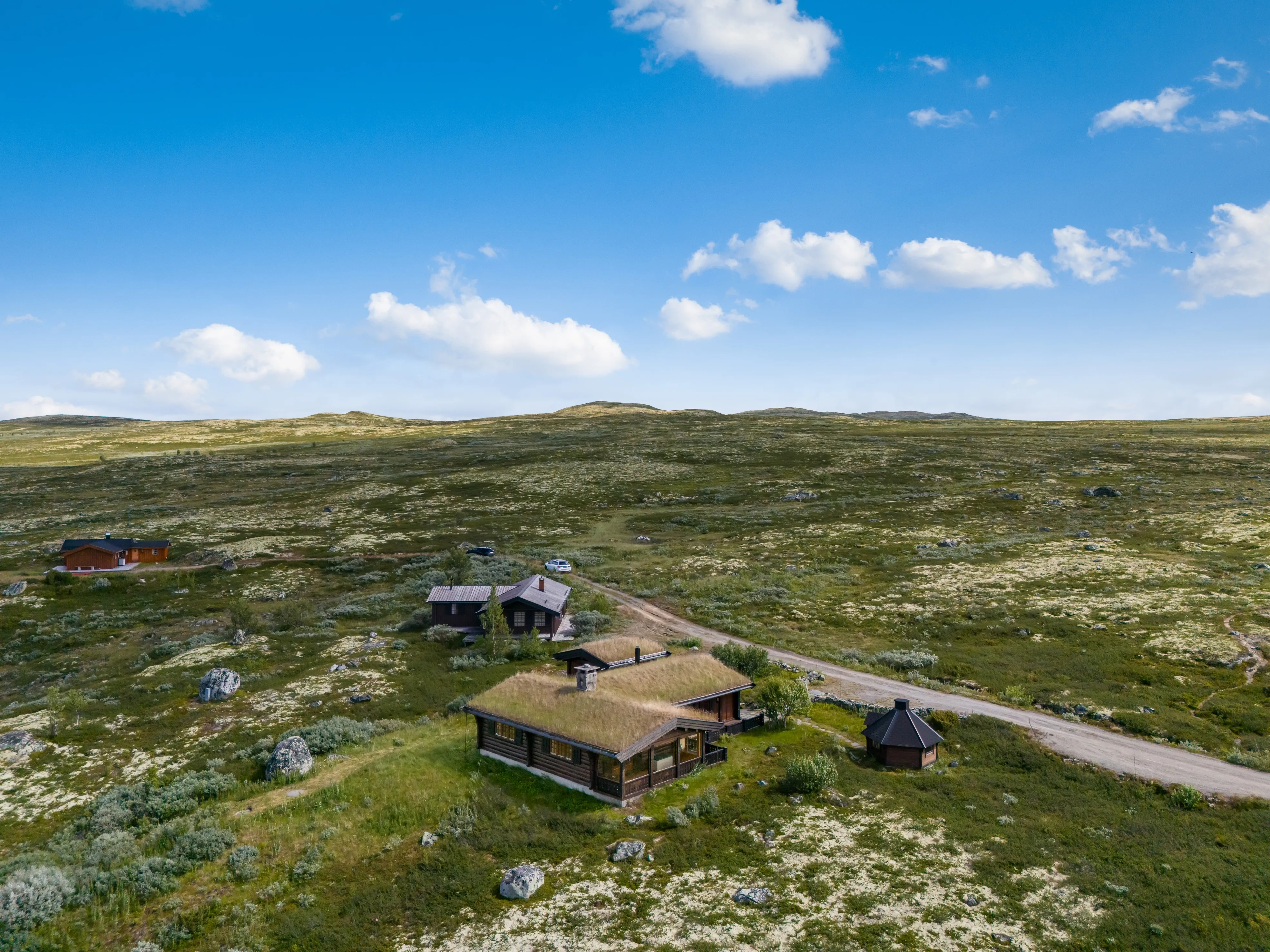 Norwegisches Landhaus aus den 1980er Jahren mit Garten und Blick auf die Alpen - Bild 51 von 65 anzeigen