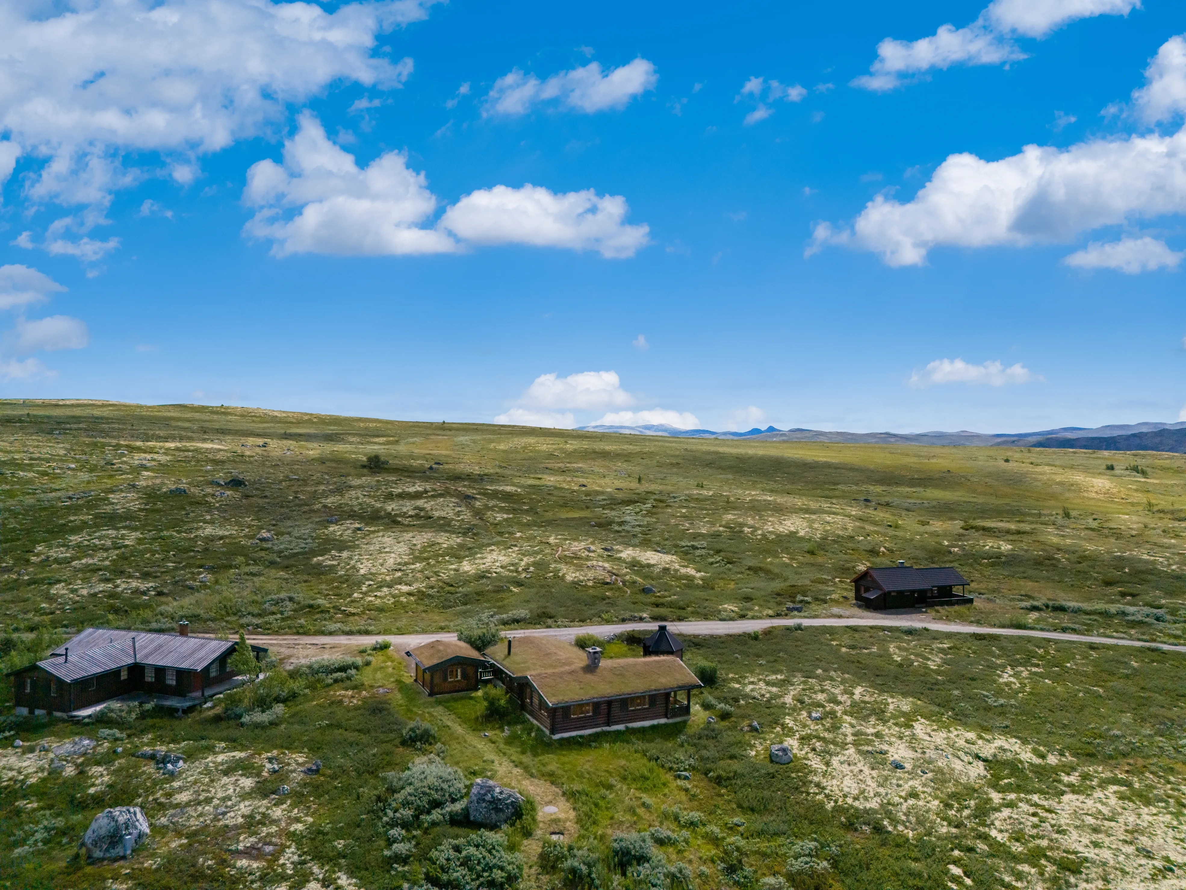 Norwegisches Landhaus aus den 1980er Jahren mit Garten und Blick auf die Alpen - Bild 52 von 65 anzeigen