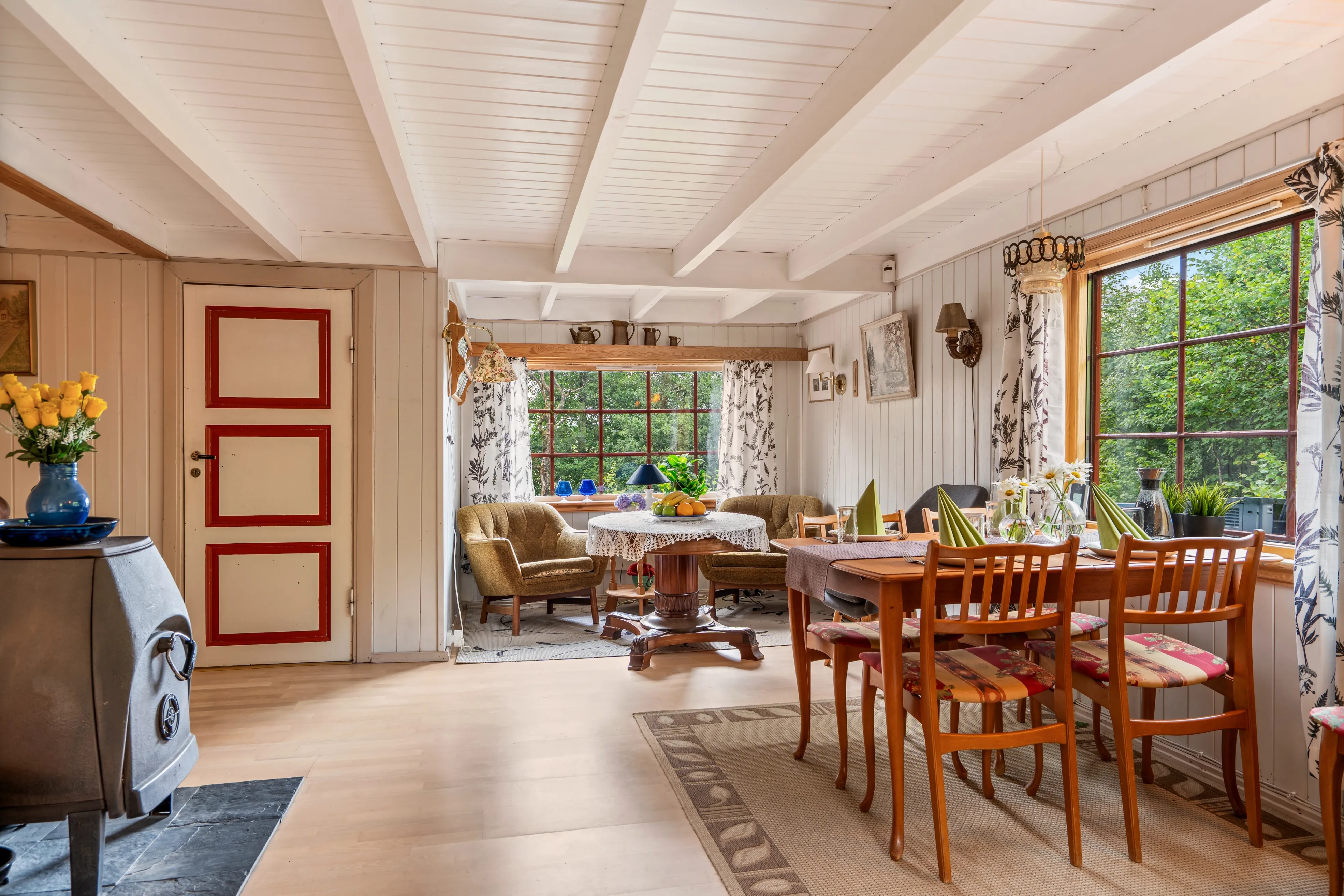 1940s Cabin with Restoration Potential in Scenic Vestland, Norway - Image 2