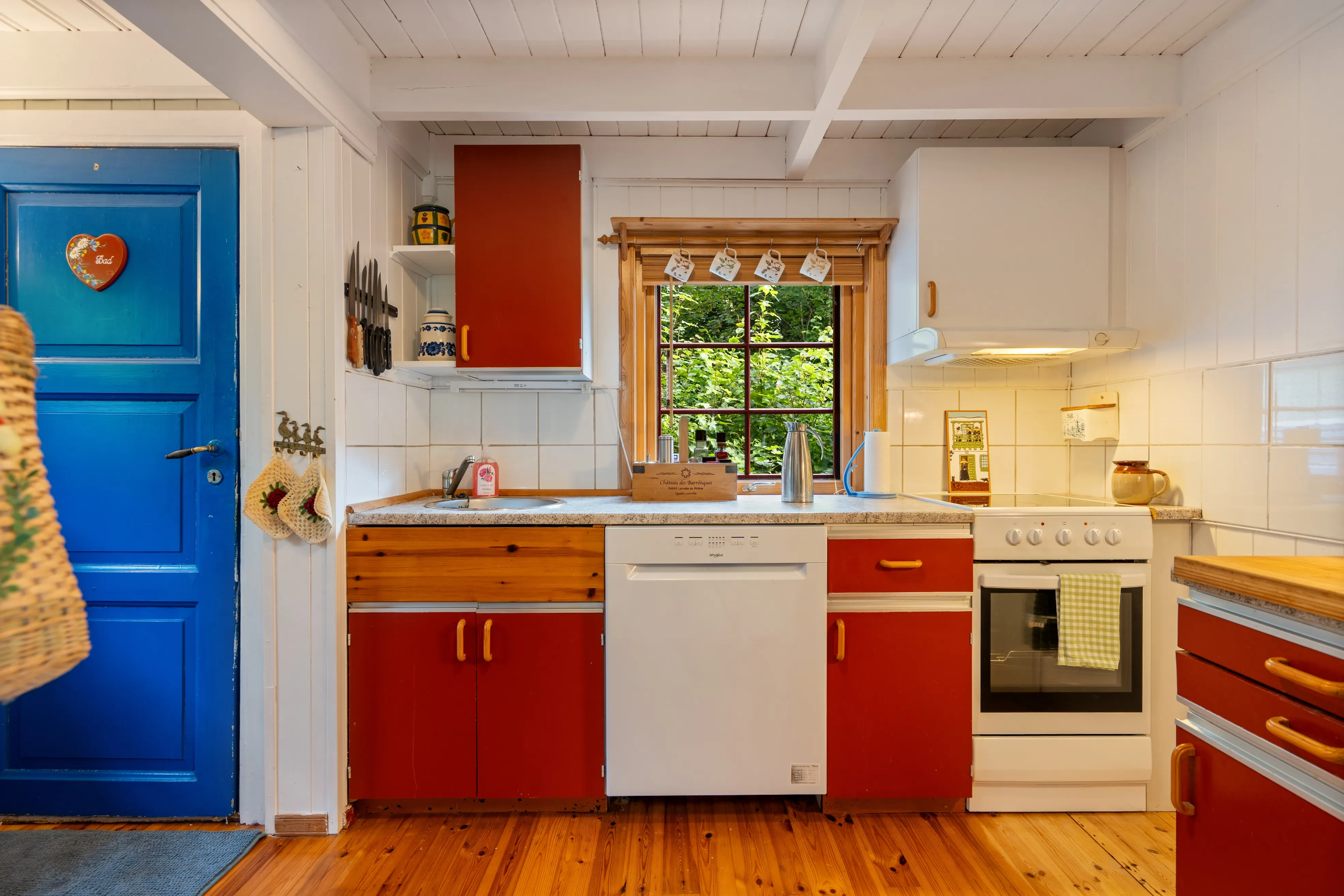 1940s Cabin with Restoration Potential in Scenic Vestland, Norway - View image 7 of 30