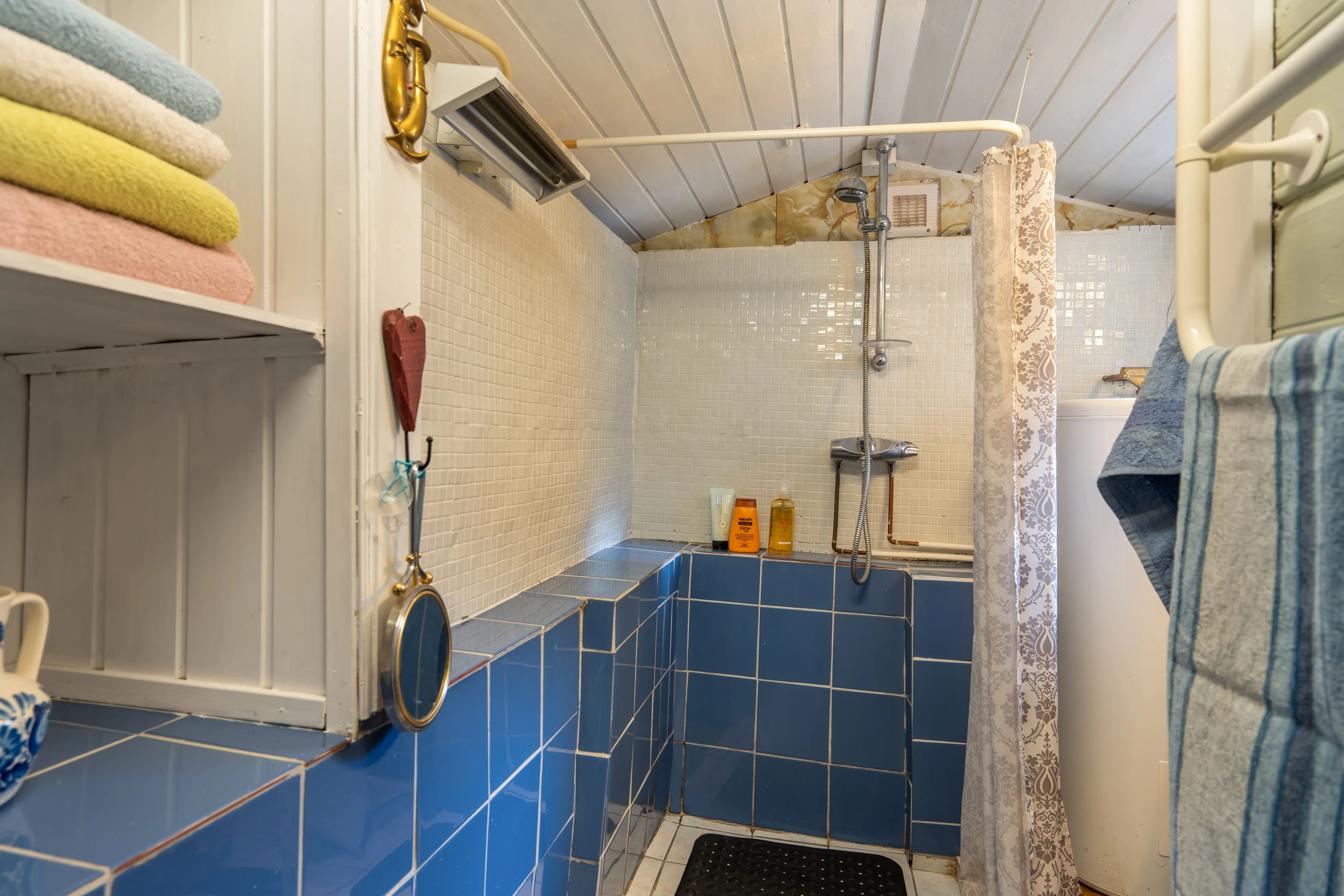 1940s Cabin with Restoration Potential in Scenic Vestland, Norway - View image 9 of 30
