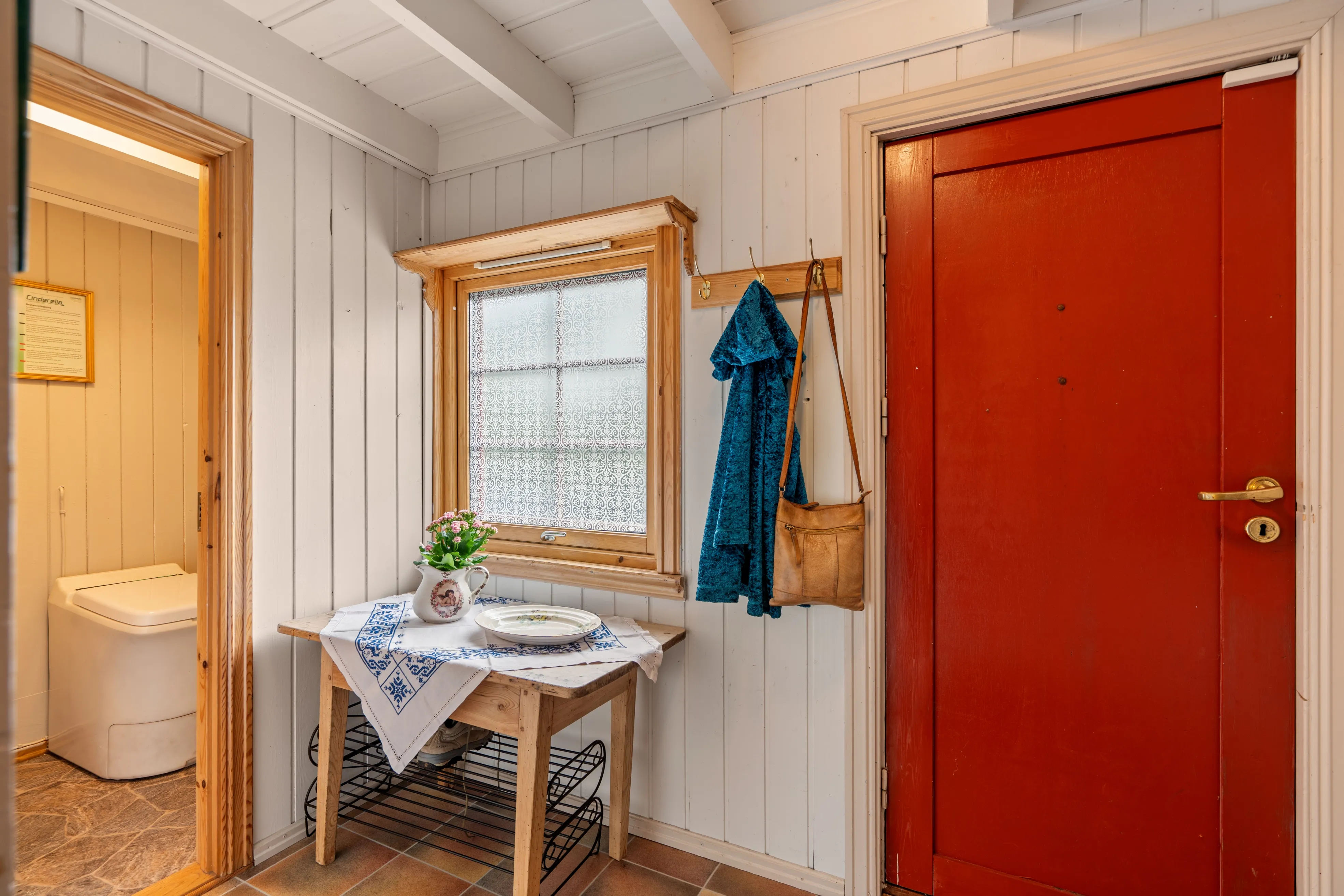 1940s Cabin with Restoration Potential in Scenic Vestland, Norway - View image 10 of 30