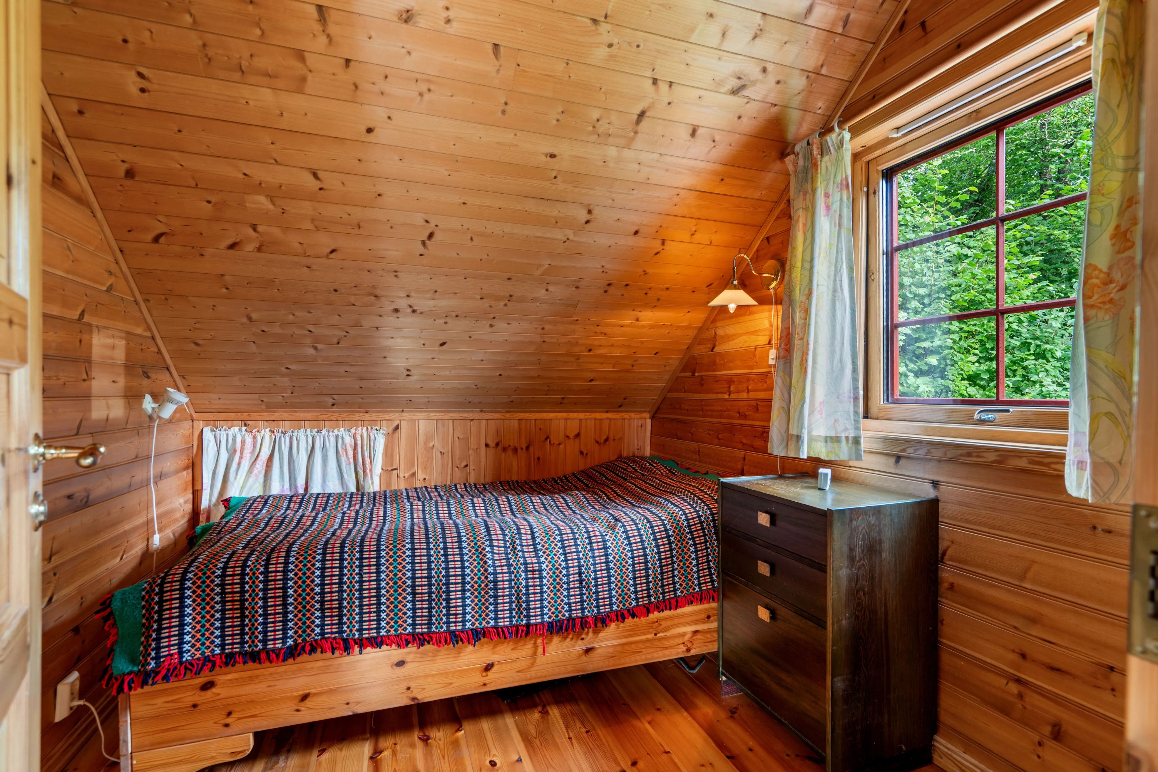 1940s Cabin with Restoration Potential in Scenic Vestland, Norway - View image 13 of 30