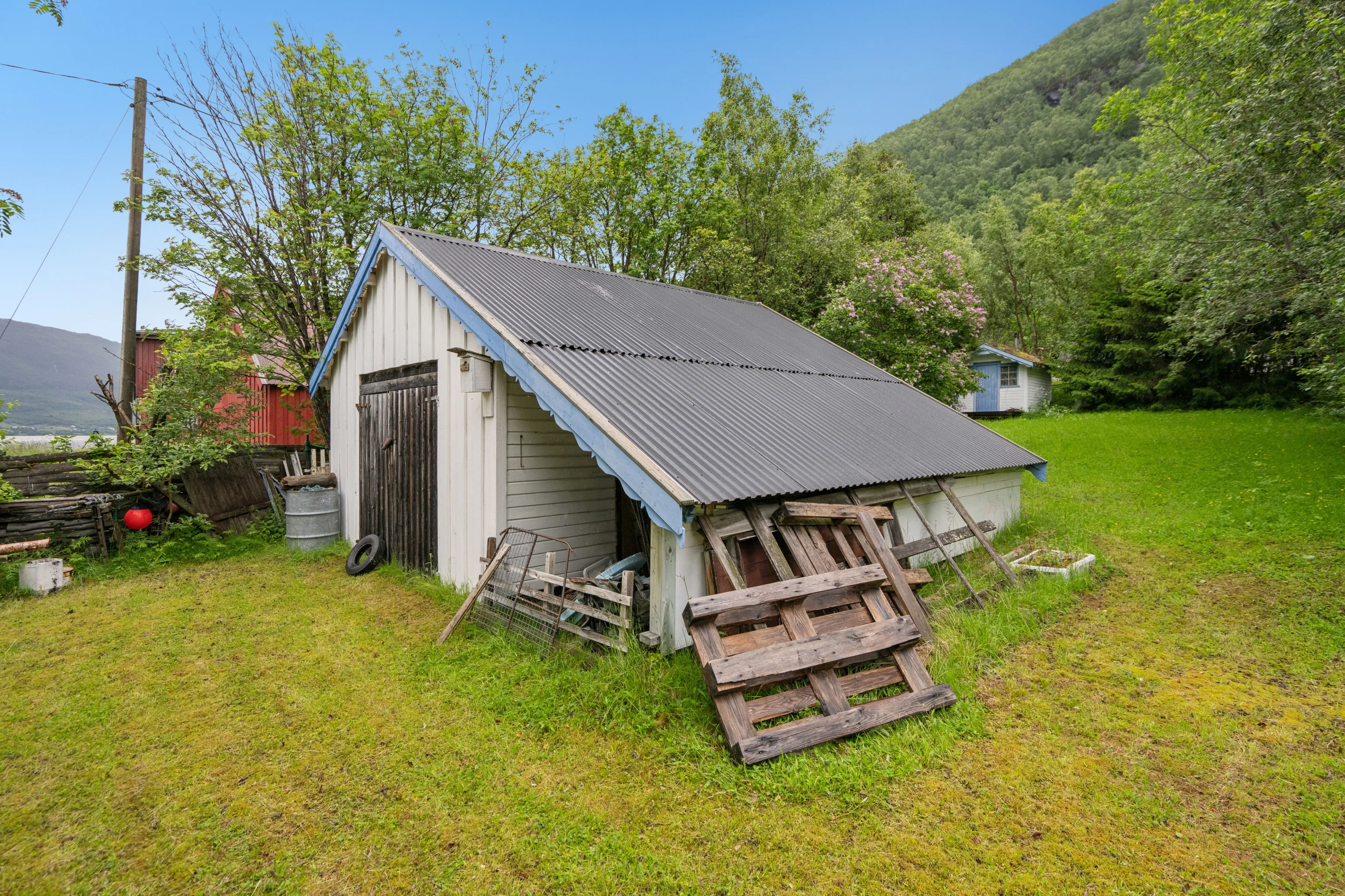 Norsk hytte ved fjorden med terrasse og bådhus i Oteren - Vis billede 21 af 24