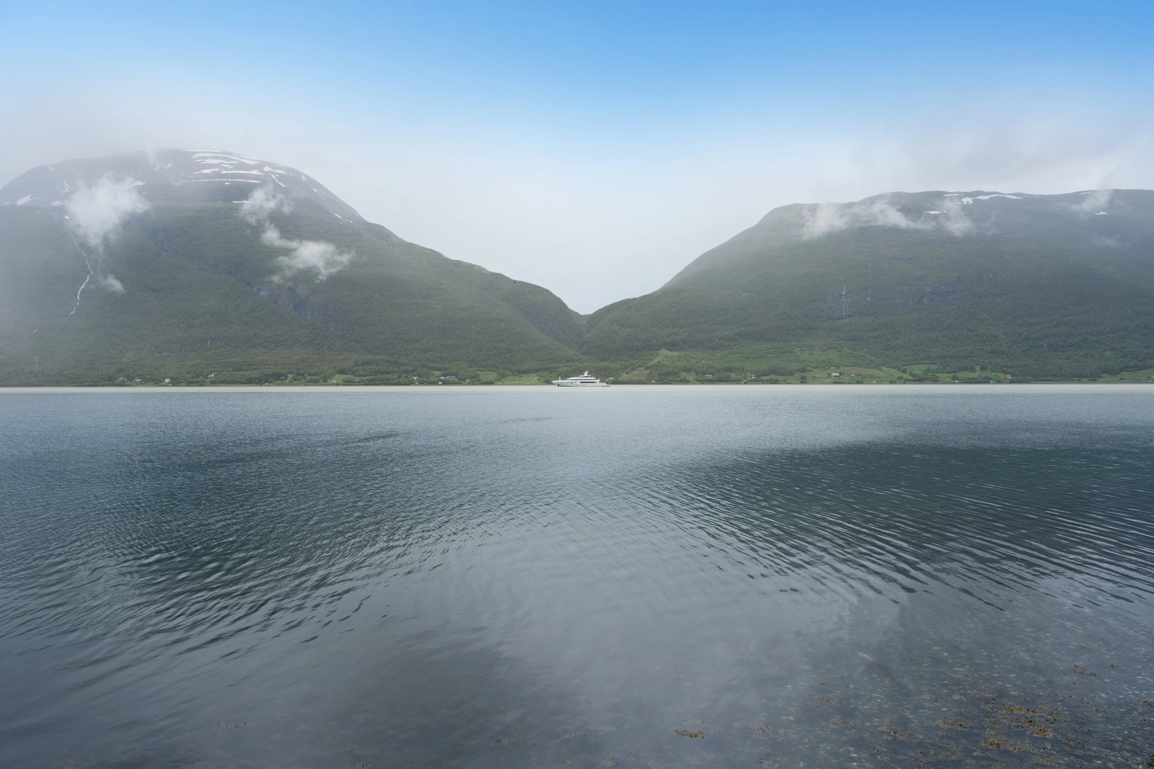 Norsk hytte ved fjorden med terrasse og bådhus i Oteren - Vis billede 22 af 24