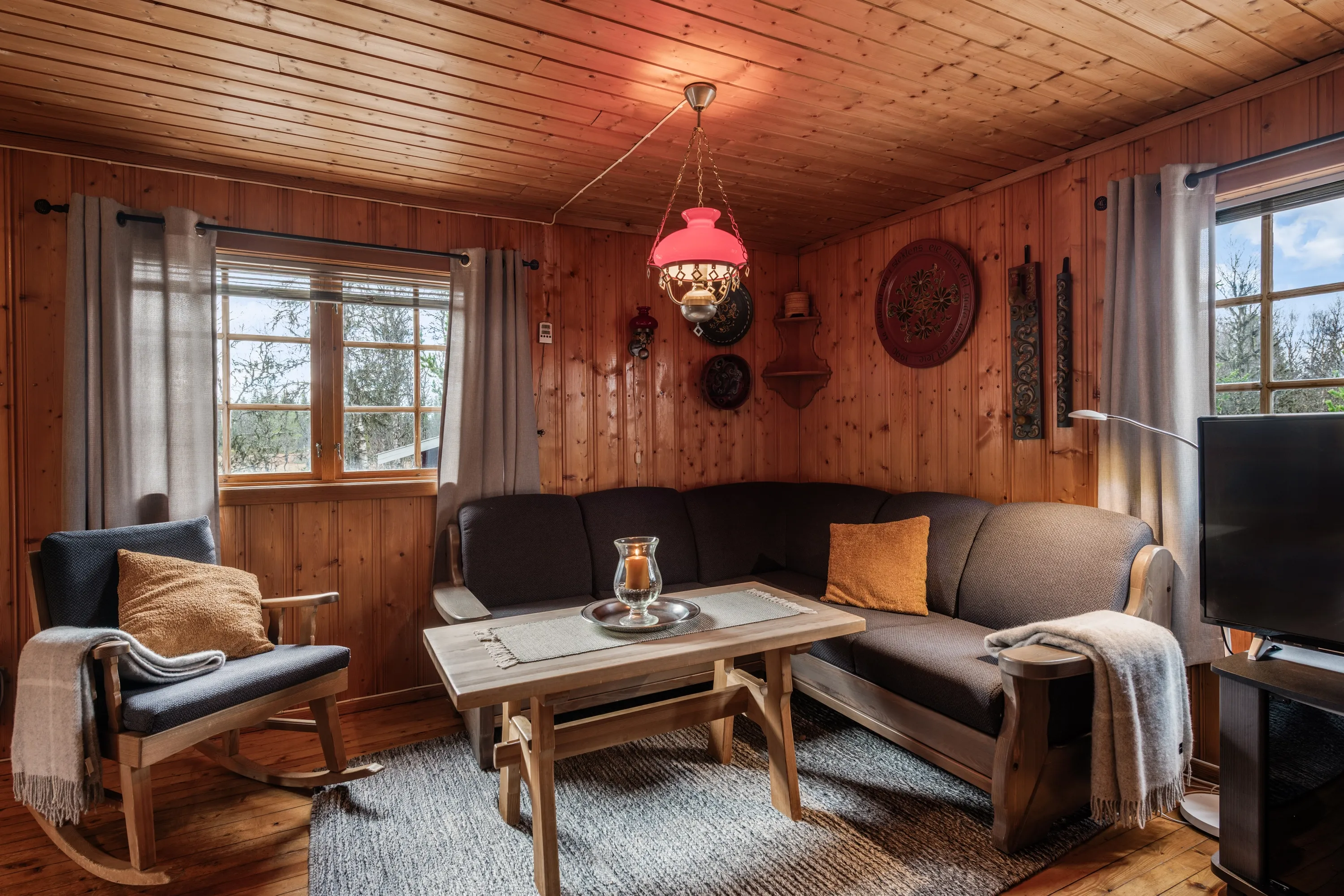 1950s Gol House with Expansive Land and Terrace in Serene Setting - View image 9 of 37