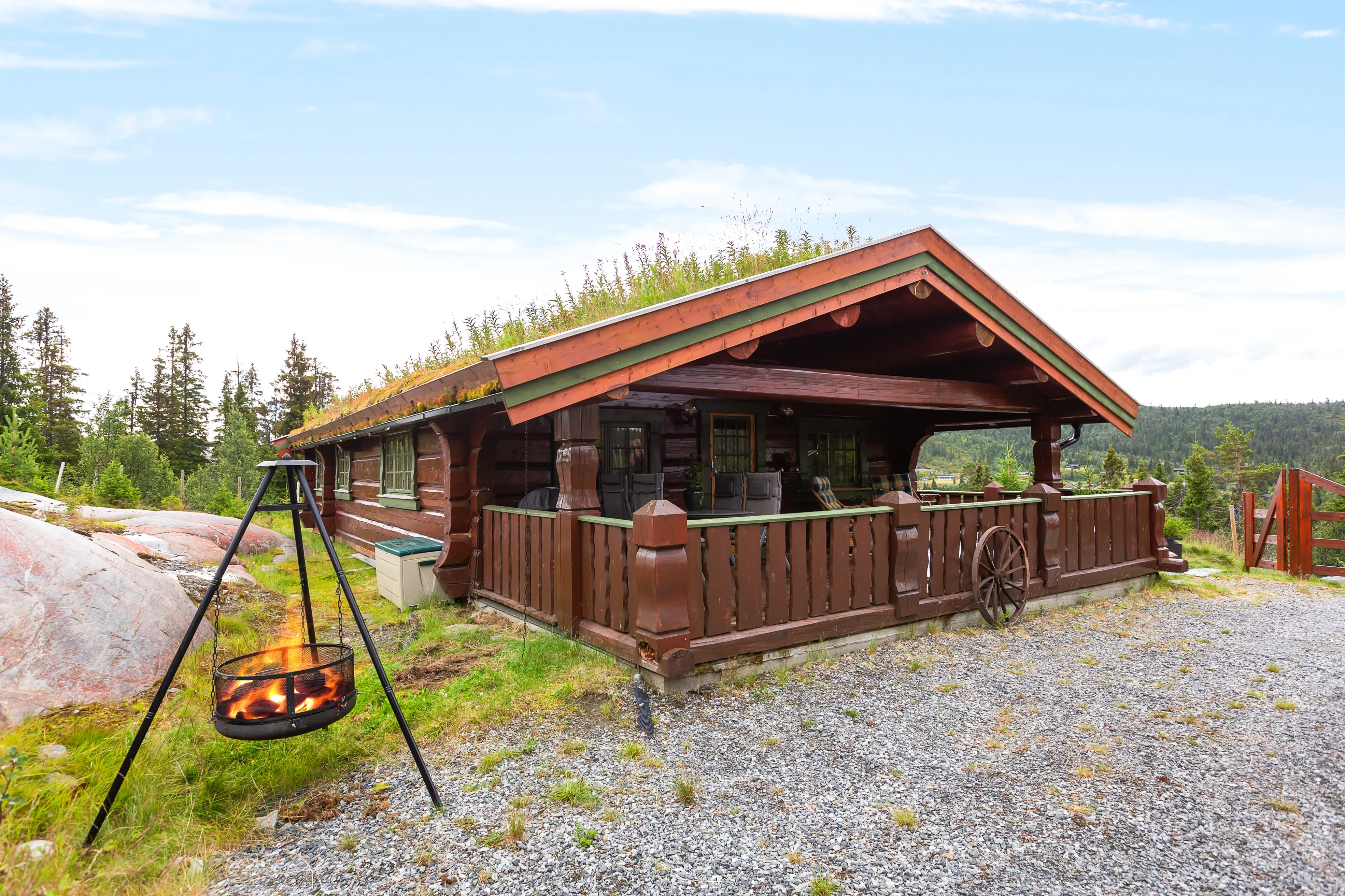 Hyggeligt hus med 2 soveværelser og stor terrasse i det naturskønne Reinli, Norge - Image 1