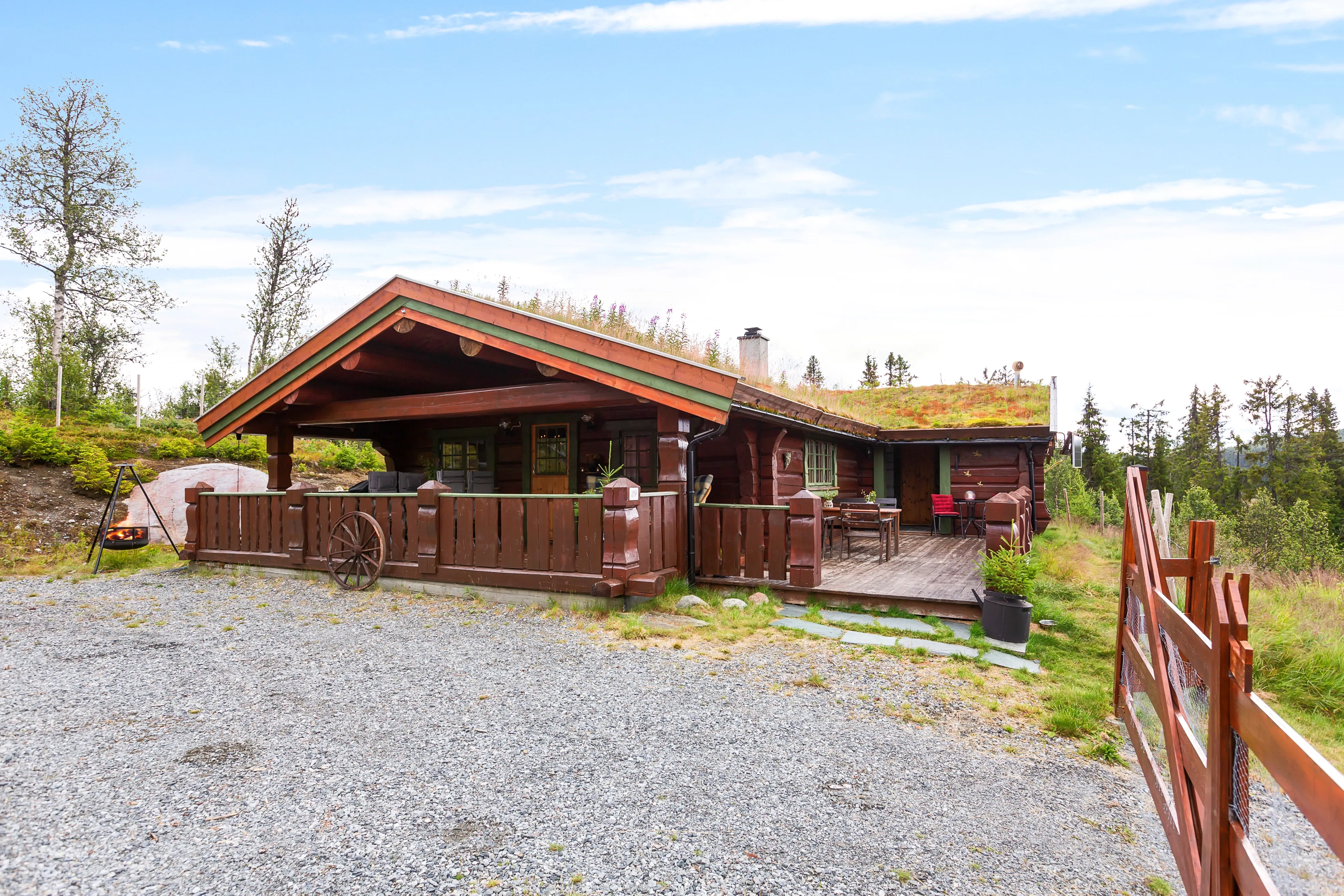 Hyggeligt hus med 2 soveværelser og stor terrasse i det naturskønne Reinli, Norge - Image 2