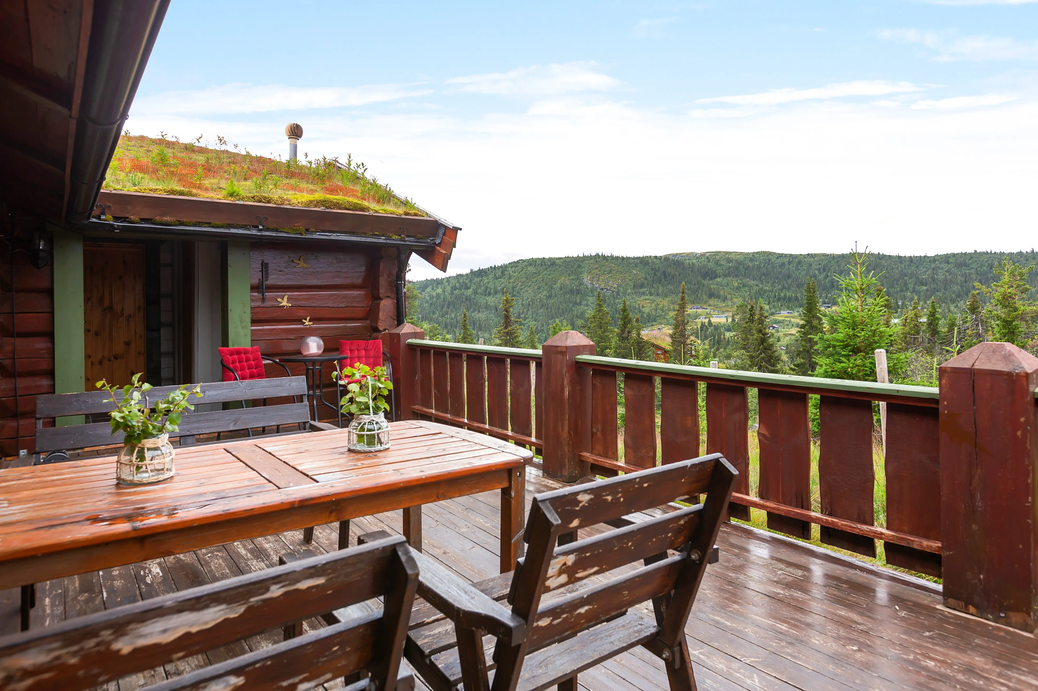 Hyggeligt hus med 2 soveværelser og stor terrasse i det naturskønne Reinli, Norge - Image 4