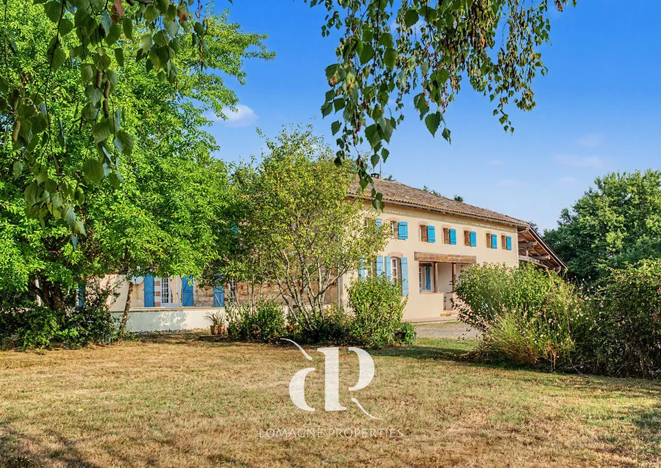 Expansive 4-Bedroom Country House with Pool in Tarn-et-Garonne - View image 8 of 26