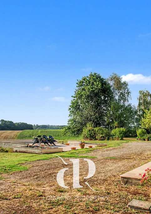 Expansive 4-Bedroom Country House with Pool in Tarn-et-Garonne - View image 10 of 26