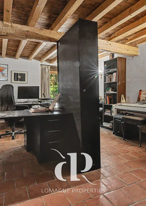 Expansive 4-Bedroom Country House with Pool in Tarn-et-Garonne - View image 18 of 26