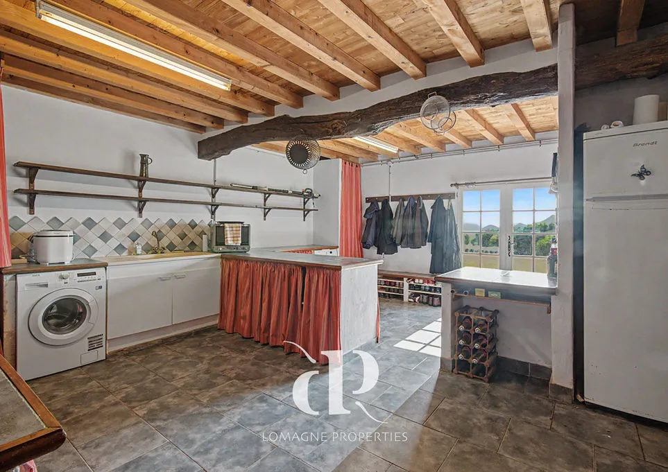 Expansive 4-Bedroom Country House with Pool in Tarn-et-Garonne - View image 19 of 26