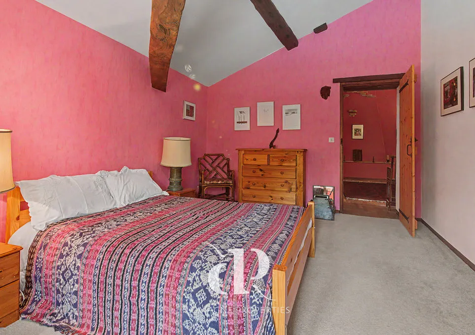 Expansive 4-Bedroom Country House with Pool in Tarn-et-Garonne - View image 24 of 26