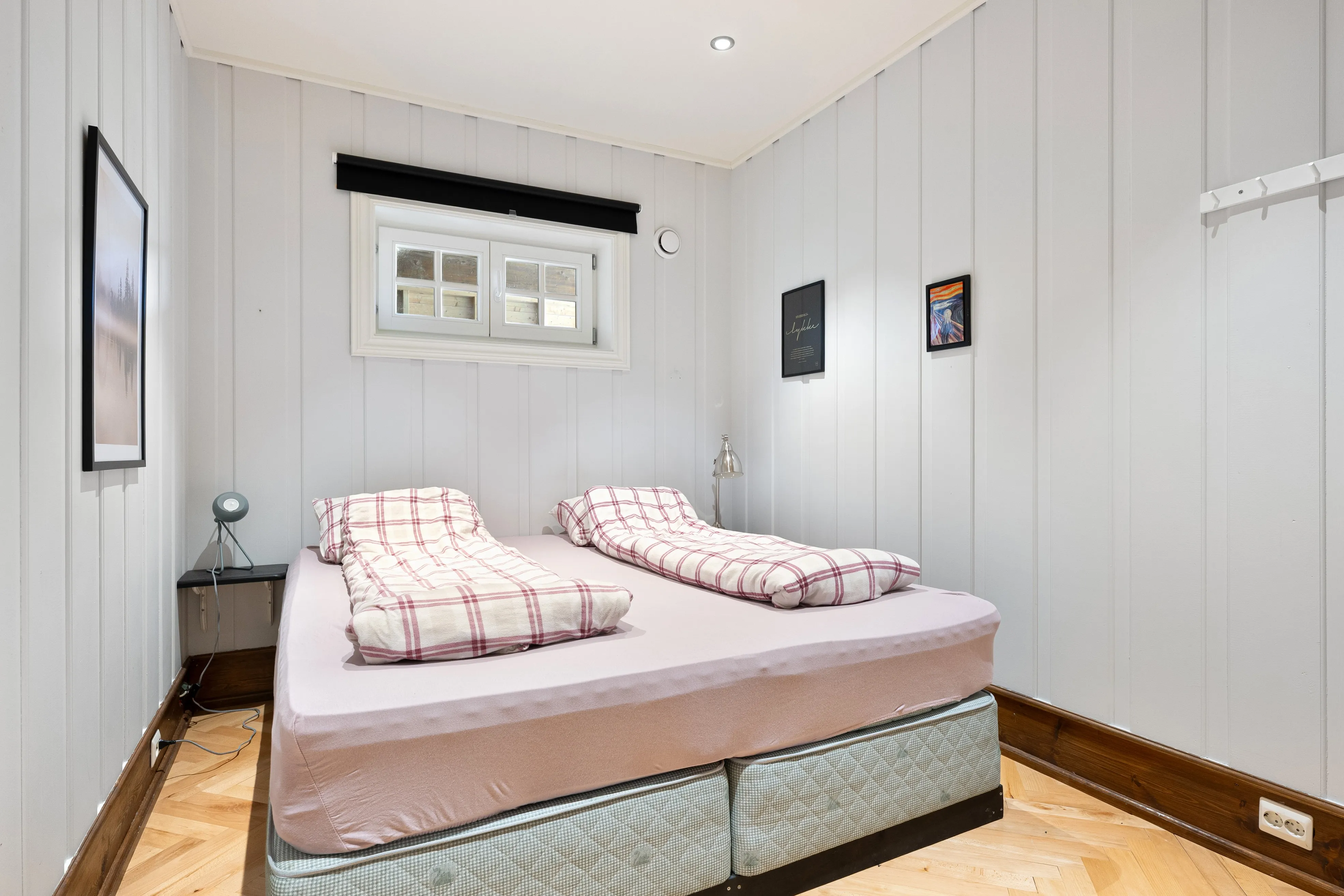 2010 Timber House with 7 Bedrooms and Expansive Garden in Eidsvåg, Norway - View image 25 of 56