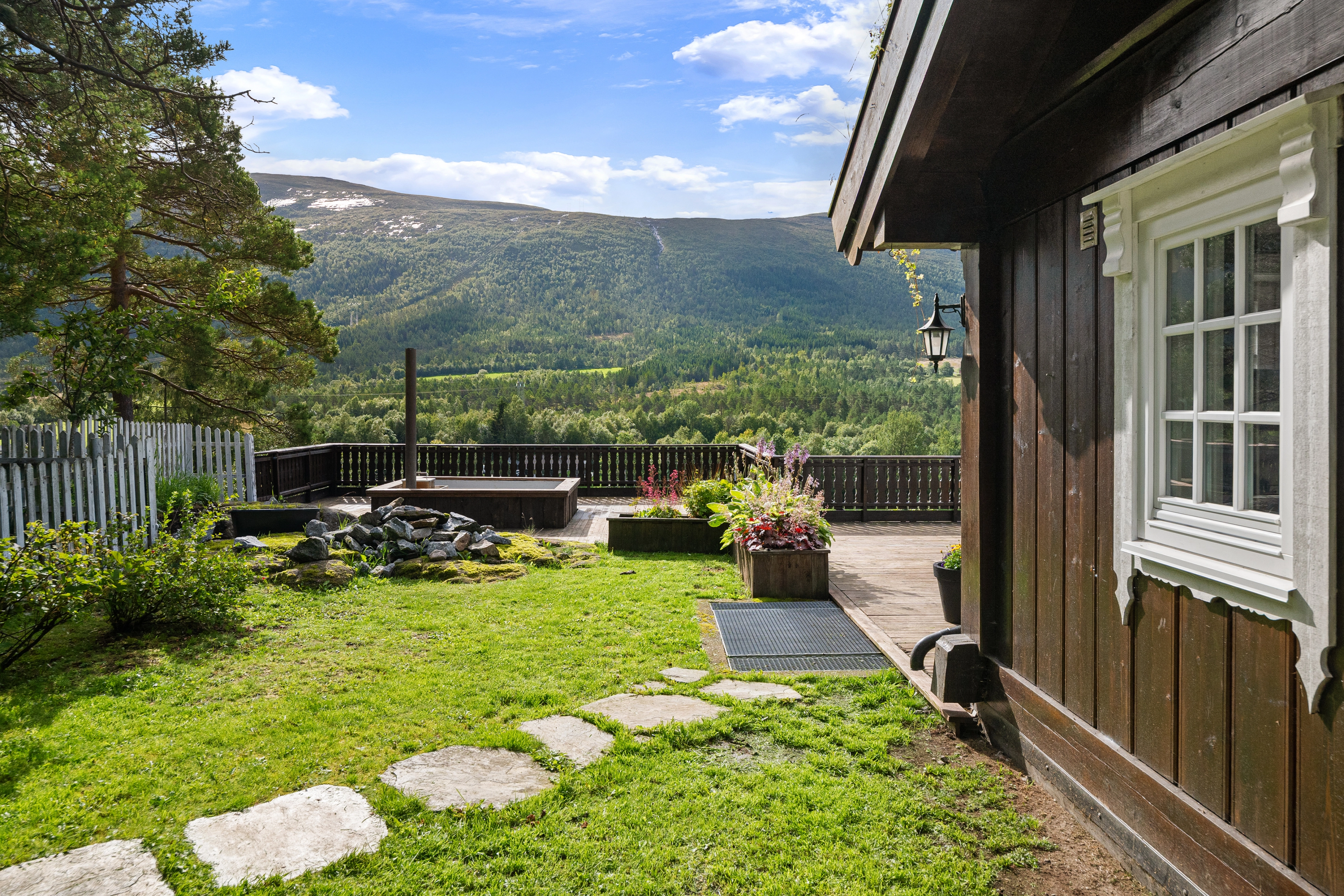 2010 Timber House with 7 Bedrooms and Expansive Garden in Eidsvåg, Norway - View image 48 of 56