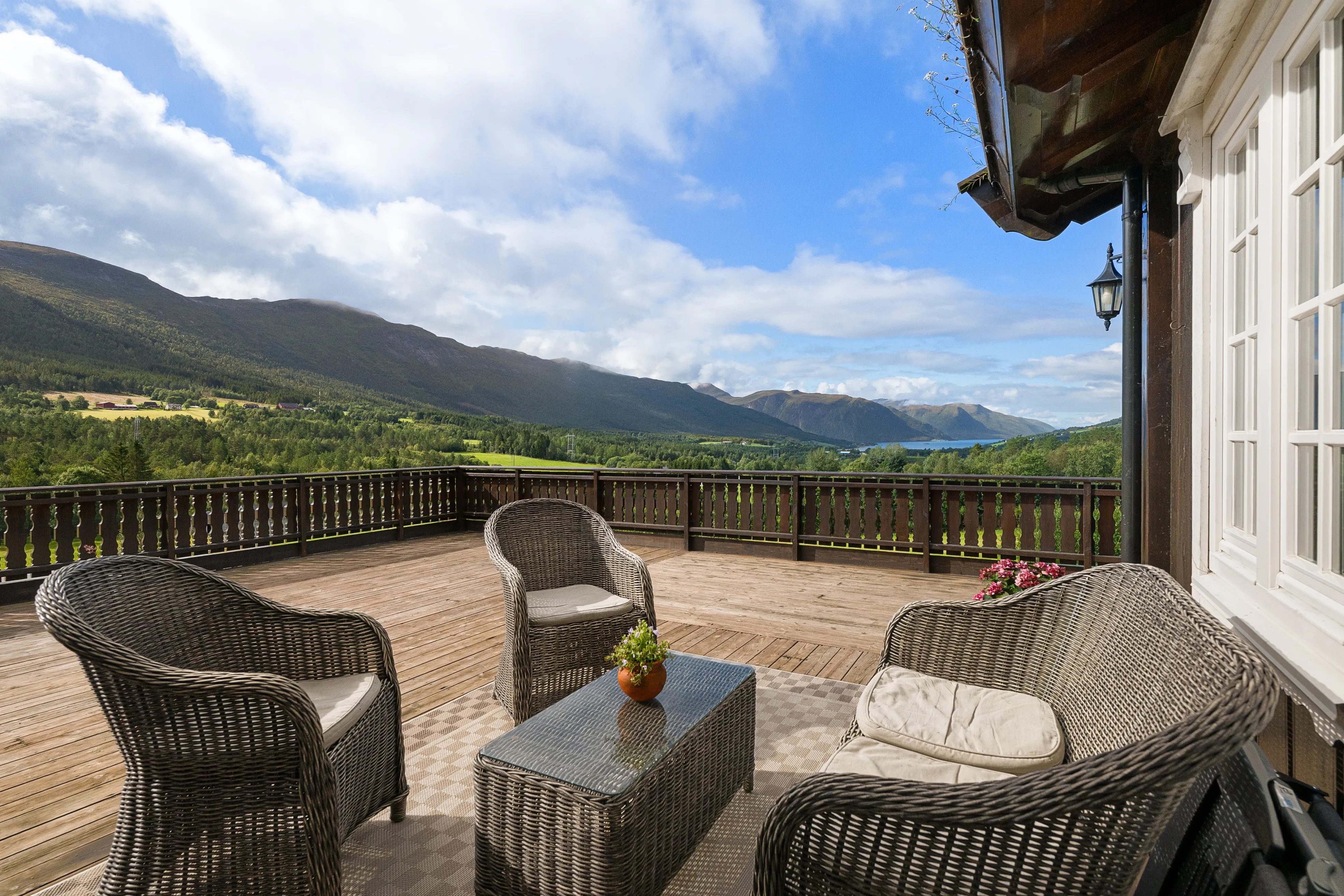 2010 Timber House with 7 Bedrooms and Expansive Garden in Eidsvåg, Norway - View image 52 of 56