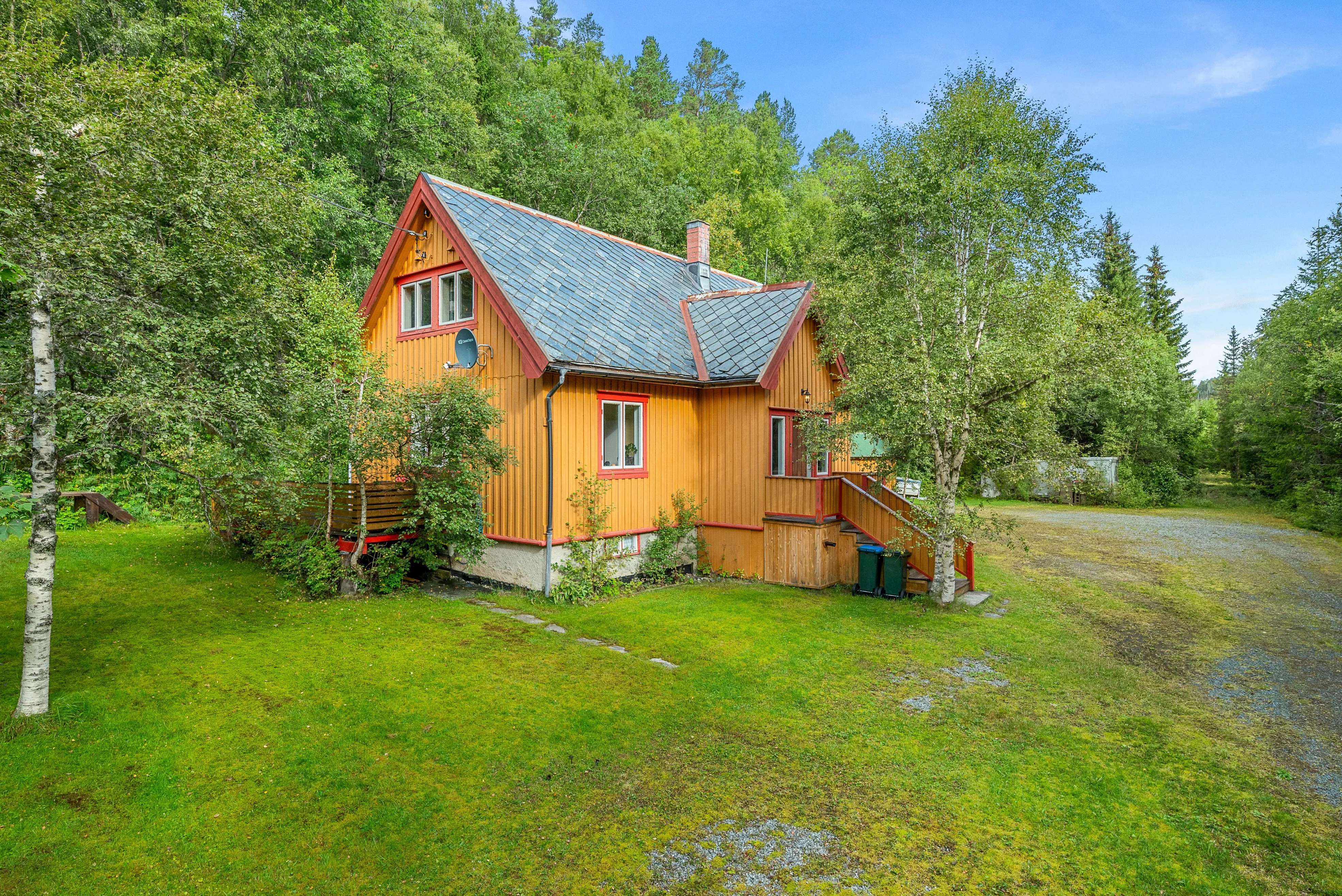 Charming 3-Bedroom House with Expansive Grounds in Historic Løkken Verk - Image 1