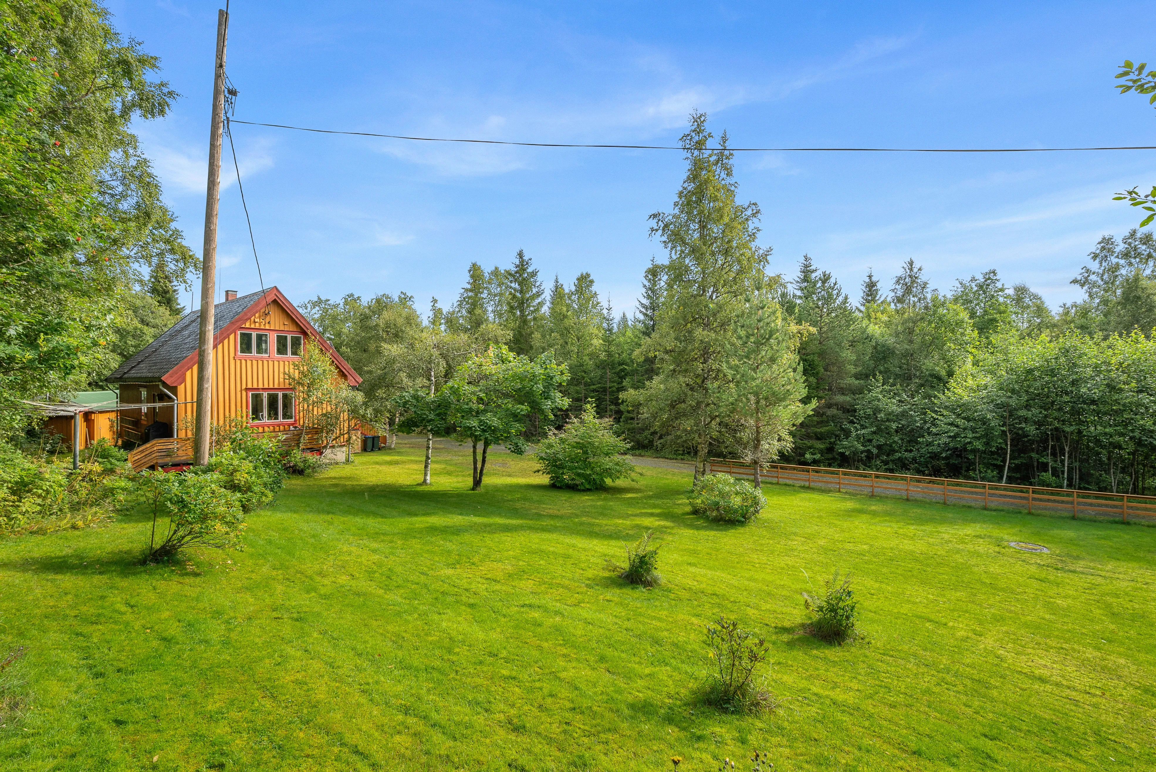 Charming 3-Bedroom House with Expansive Grounds in Historic Løkken Verk - Image 2