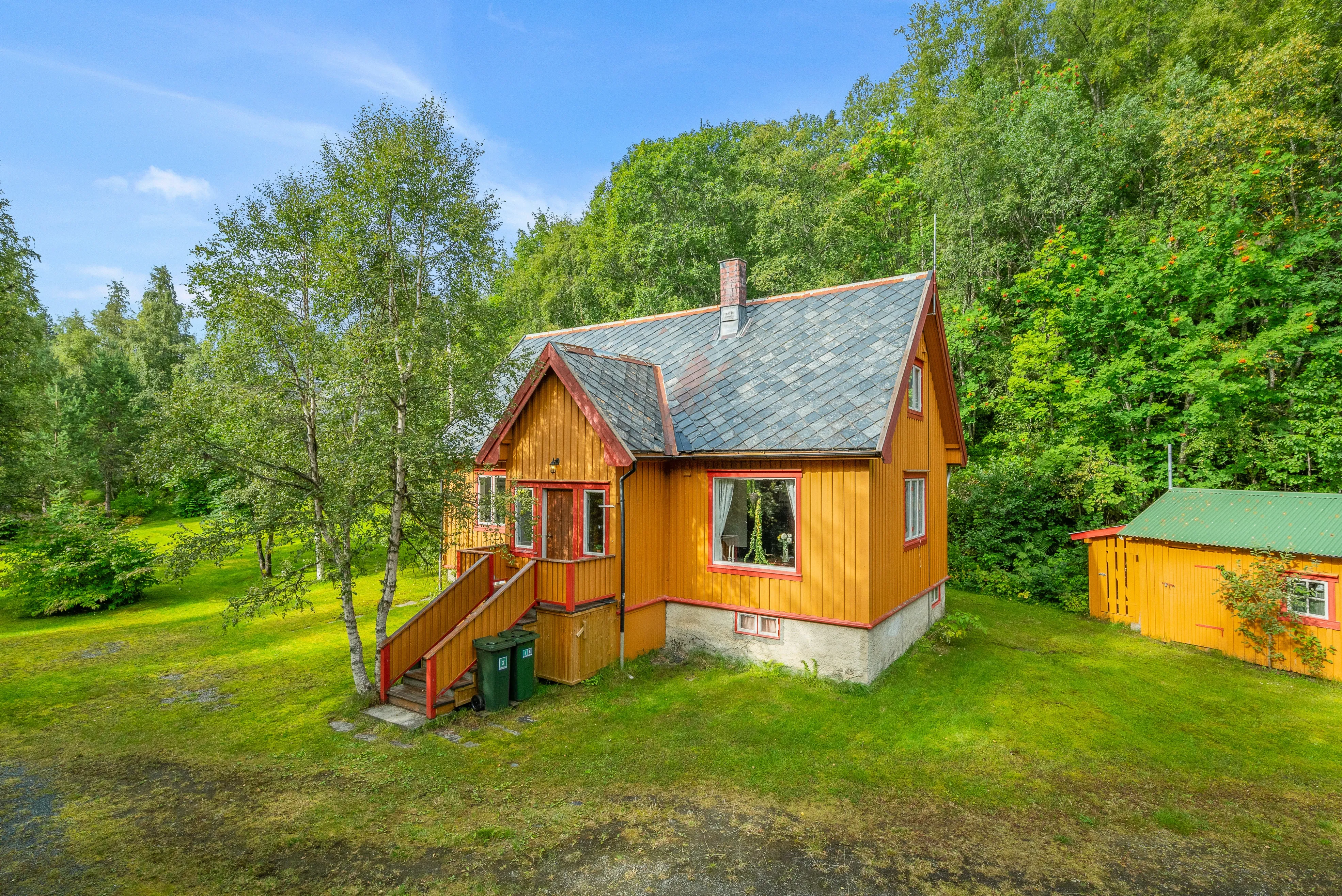 Charming 3-Bedroom House with Expansive Grounds in Historic Løkken Verk - Image 3