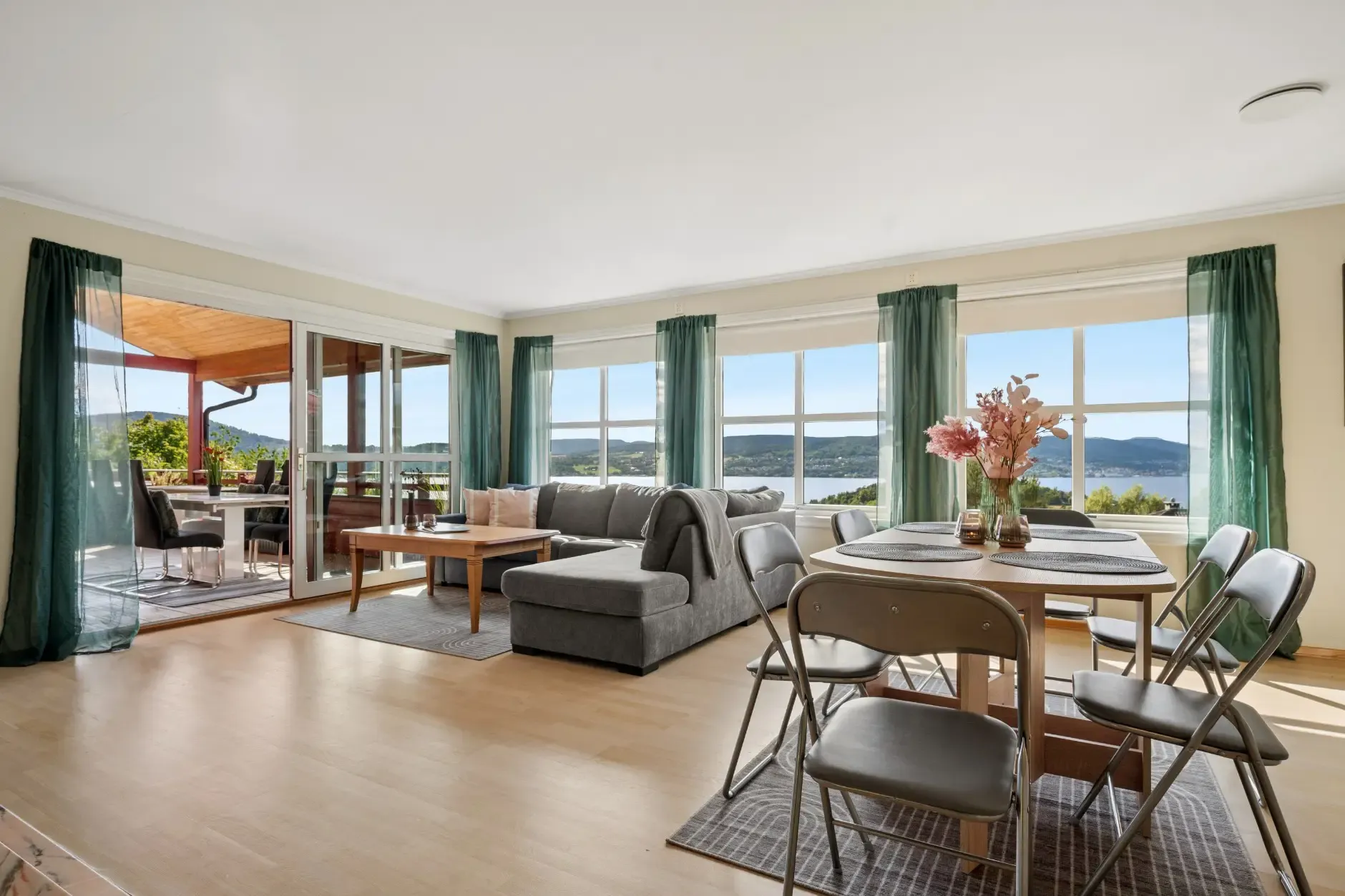 Modern 3-Bedroom House with Fjord Views and Expansive Terrace in Spikkestad - View image 6 of 53