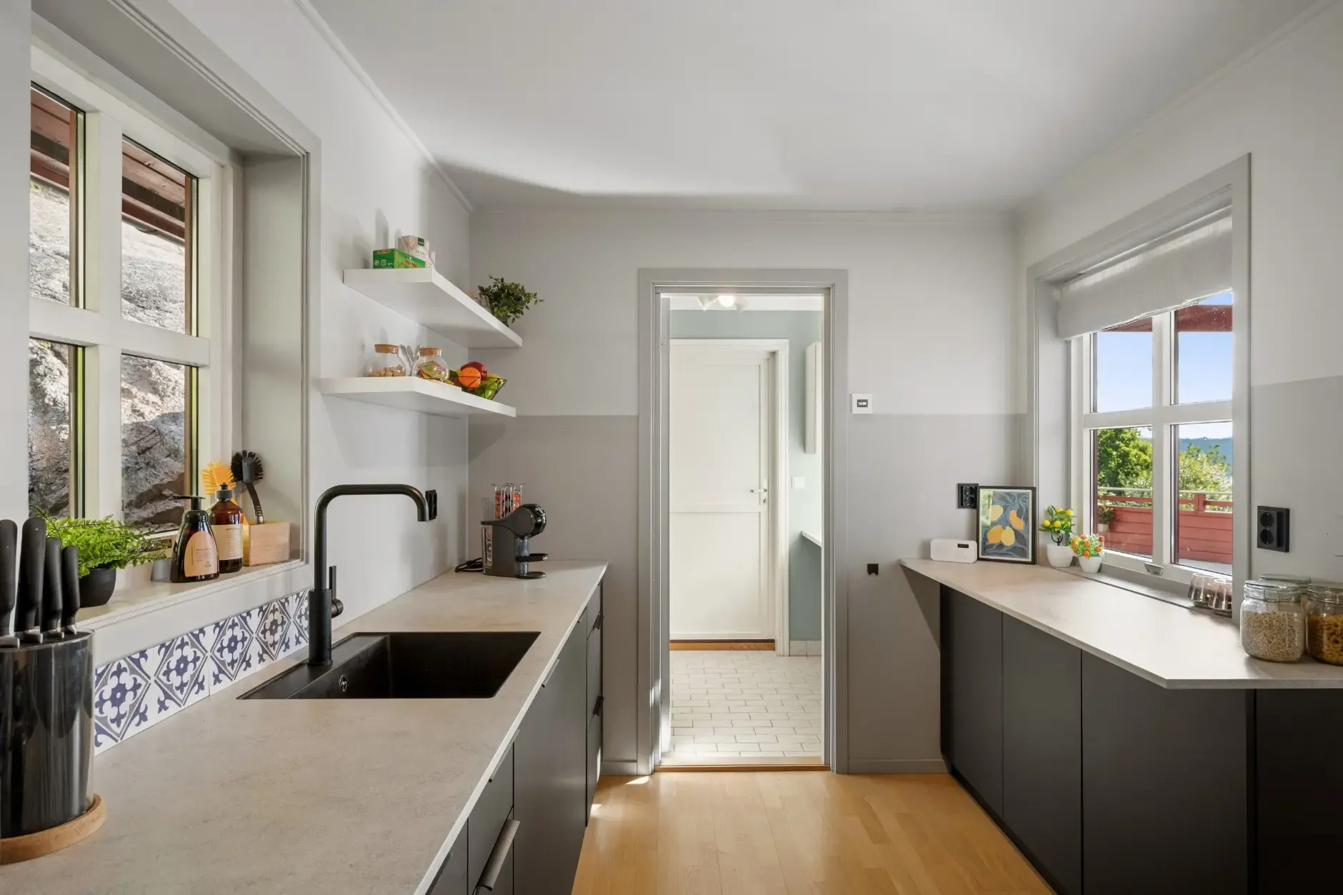 Modern 3-Bedroom House with Fjord Views and Expansive Terrace in Spikkestad - View image 15 of 53