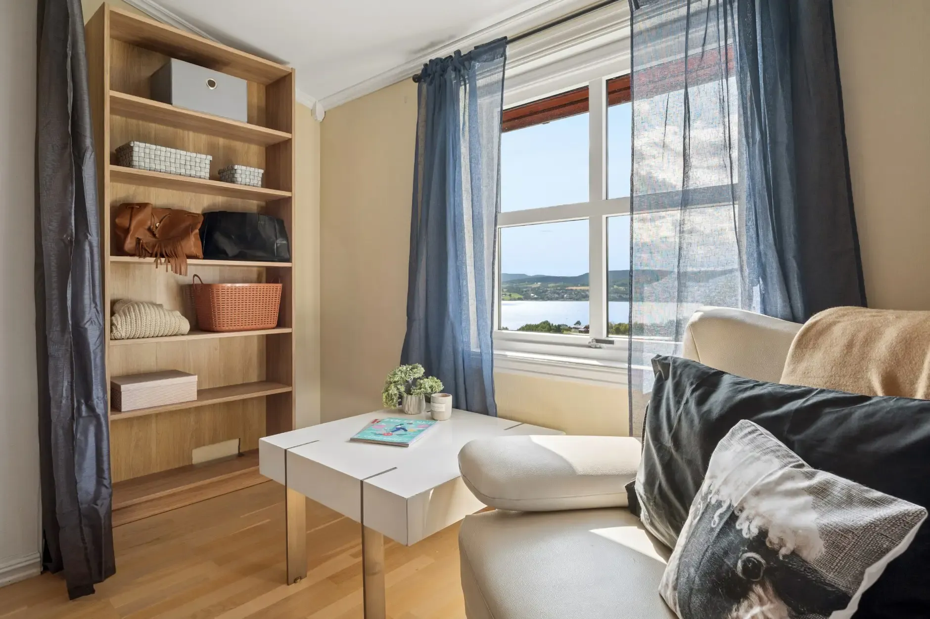Modern 3-Bedroom House with Fjord Views and Expansive Terrace in Spikkestad - View image 20 of 53