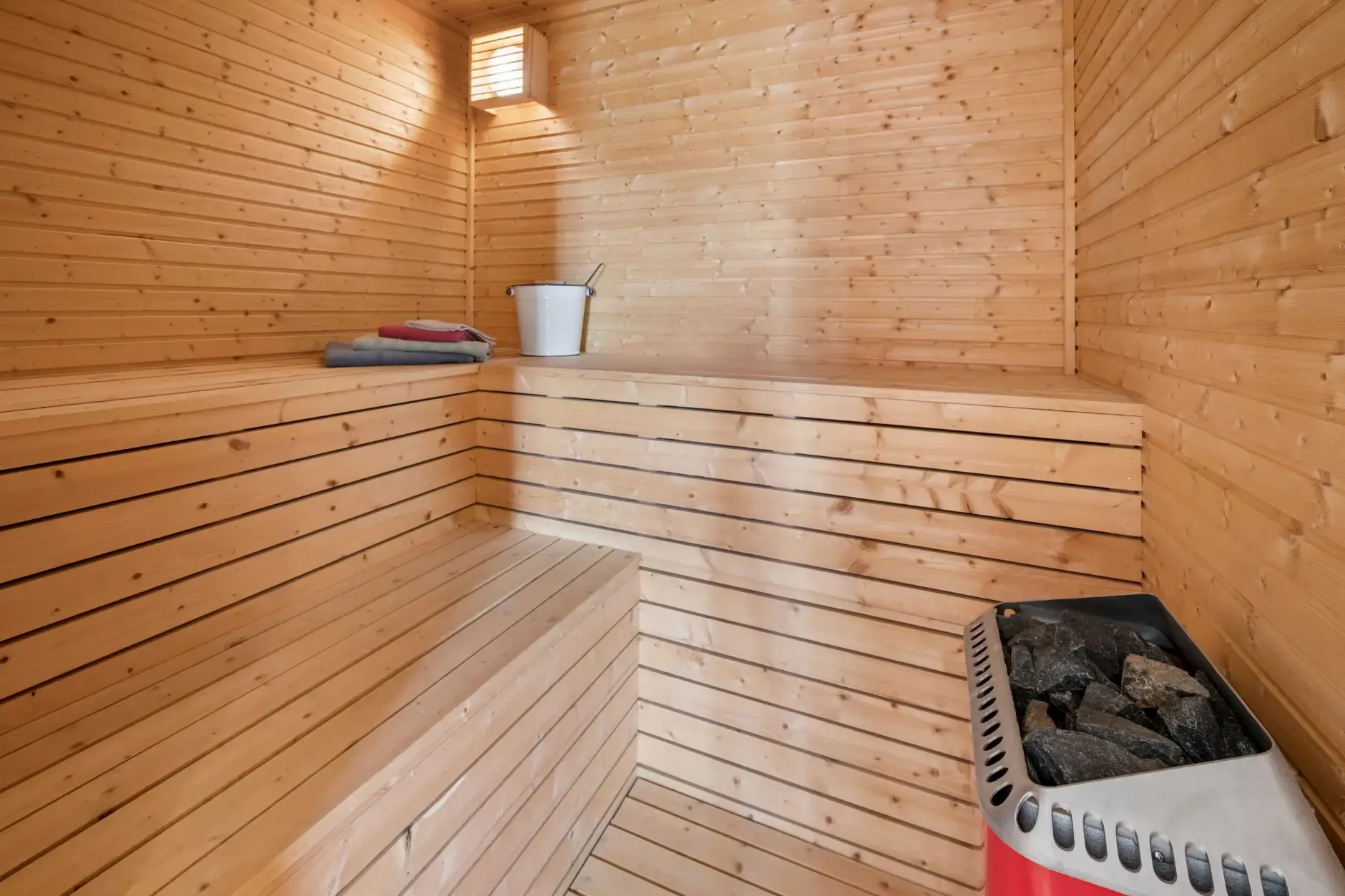 Modern 3-Bedroom House with Fjord Views and Expansive Terrace in Spikkestad - View image 26 of 53
