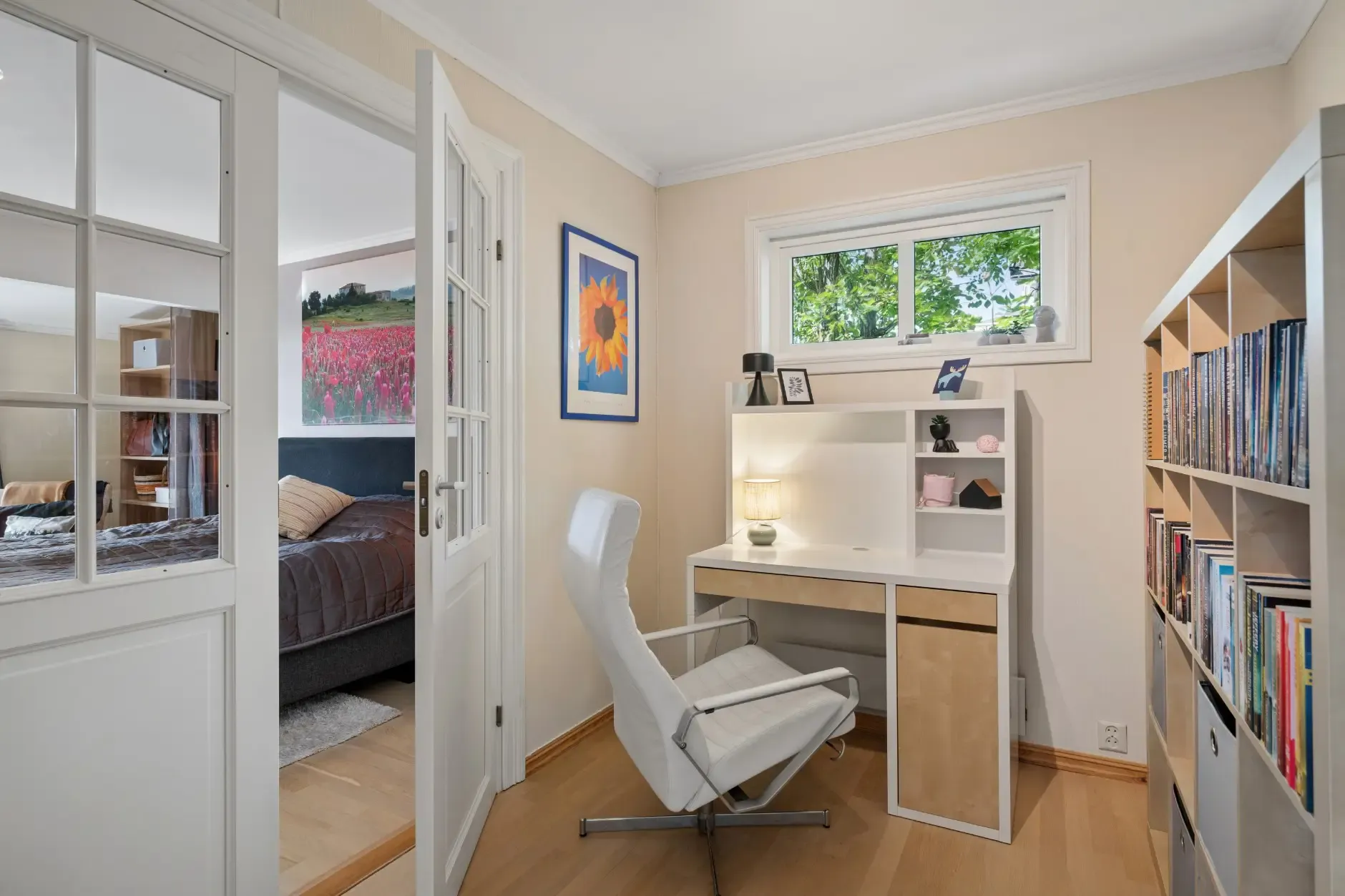 Modern 3-Bedroom House with Fjord Views and Expansive Terrace in Spikkestad - View image 28 of 53