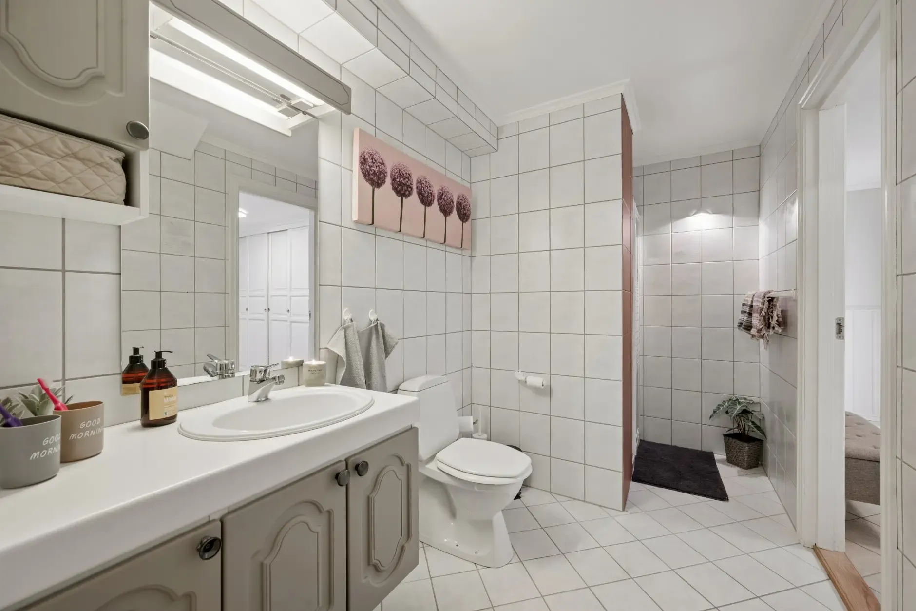 Modern 3-Bedroom House with Fjord Views and Expansive Terrace in Spikkestad - View image 35 of 53