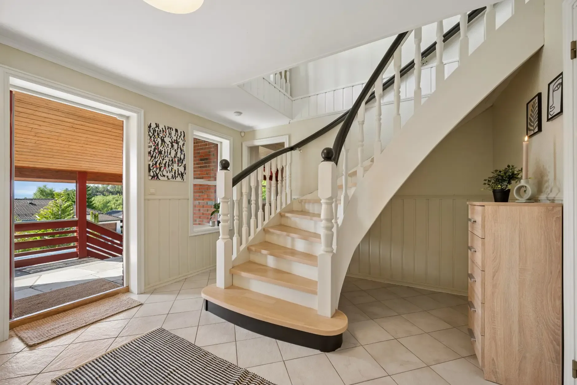 Modern 3-Bedroom House with Fjord Views and Expansive Terrace in Spikkestad - View image 36 of 53