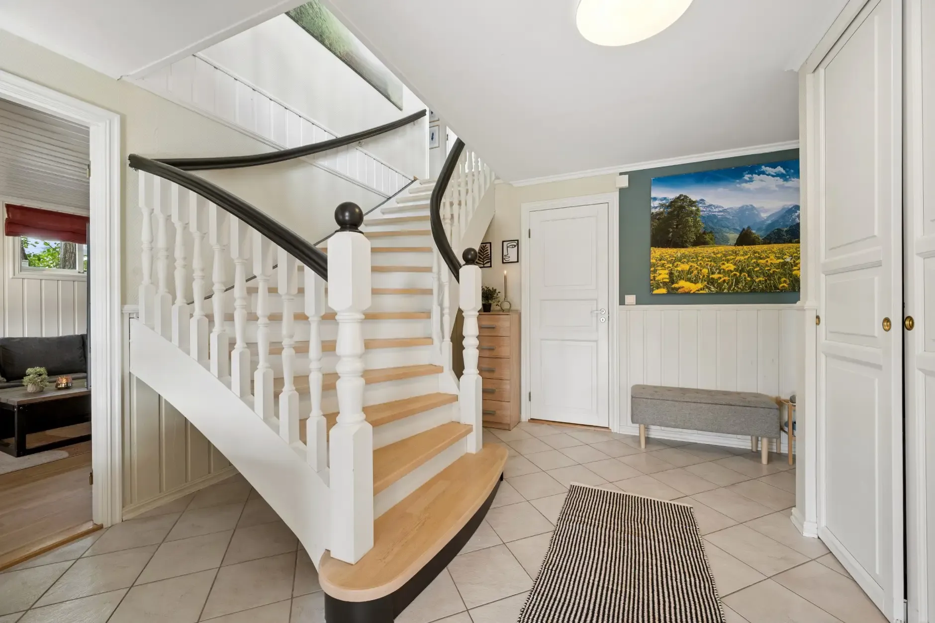 Modern 3-Bedroom House with Fjord Views and Expansive Terrace in Spikkestad - View image 37 of 53