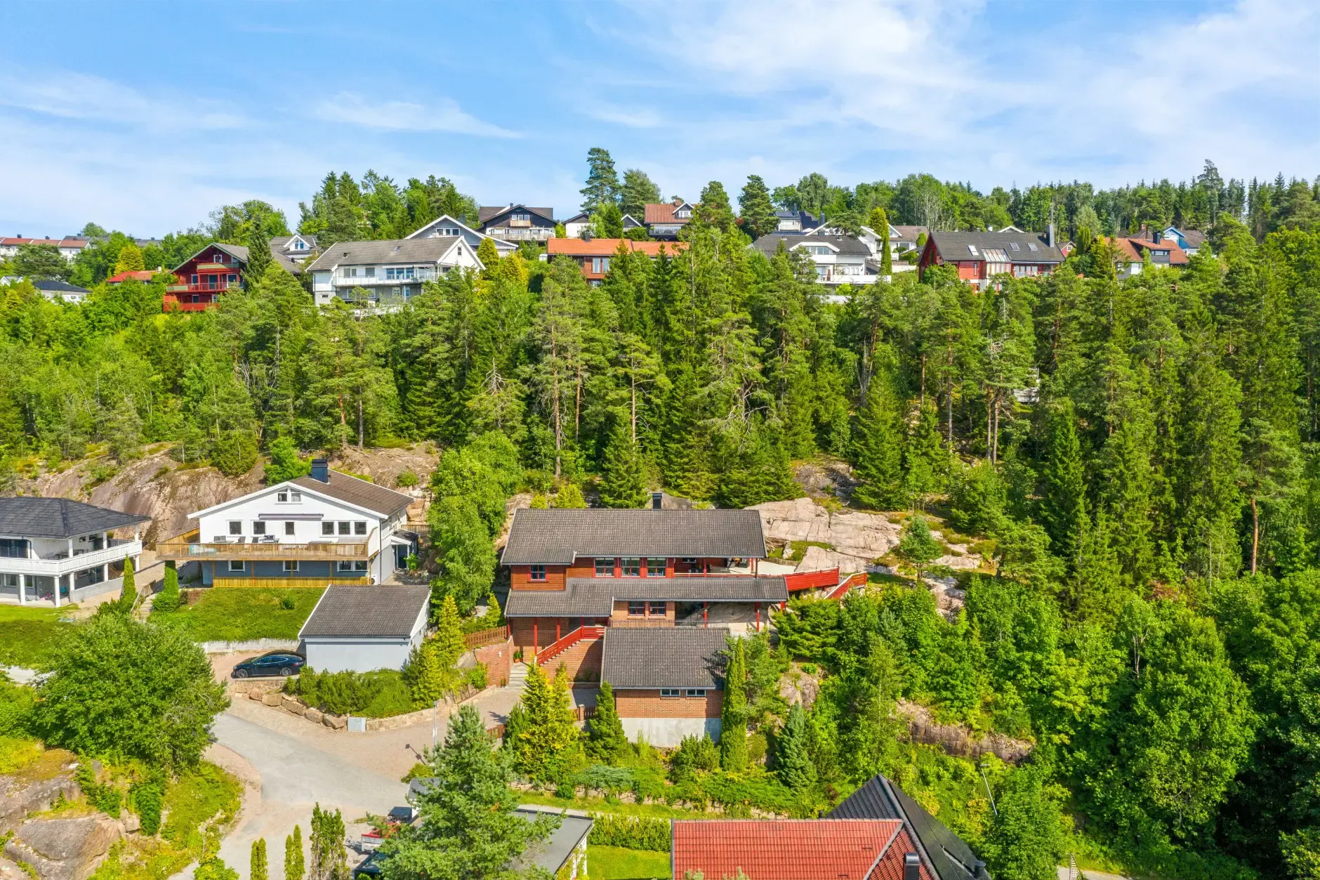 Modern 3-Bedroom House with Fjord Views and Expansive Terrace in Spikkestad - View image 43 of 53