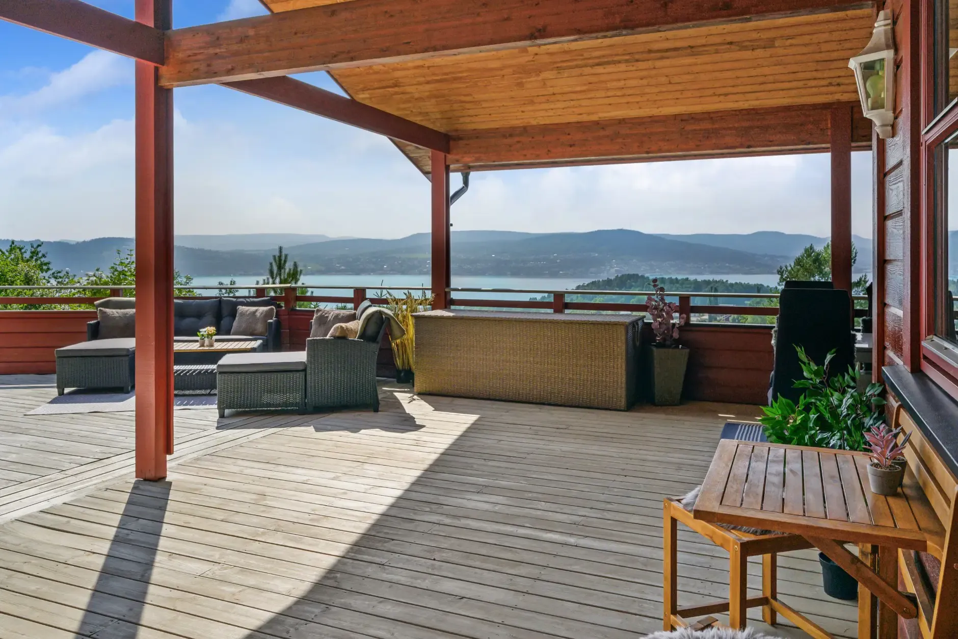 Modern 3-Bedroom House with Fjord Views and Expansive Terrace in Spikkestad - View image 46 of 53