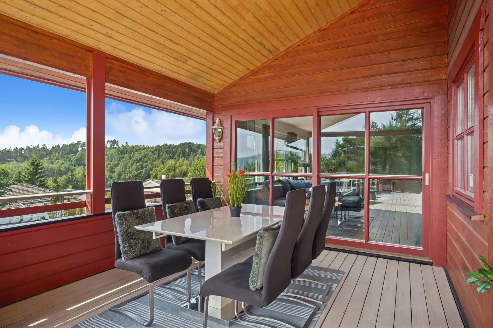 Modern 3-Bedroom House with Fjord Views and Expansive Terrace in Spikkestad - View image 50 of 53