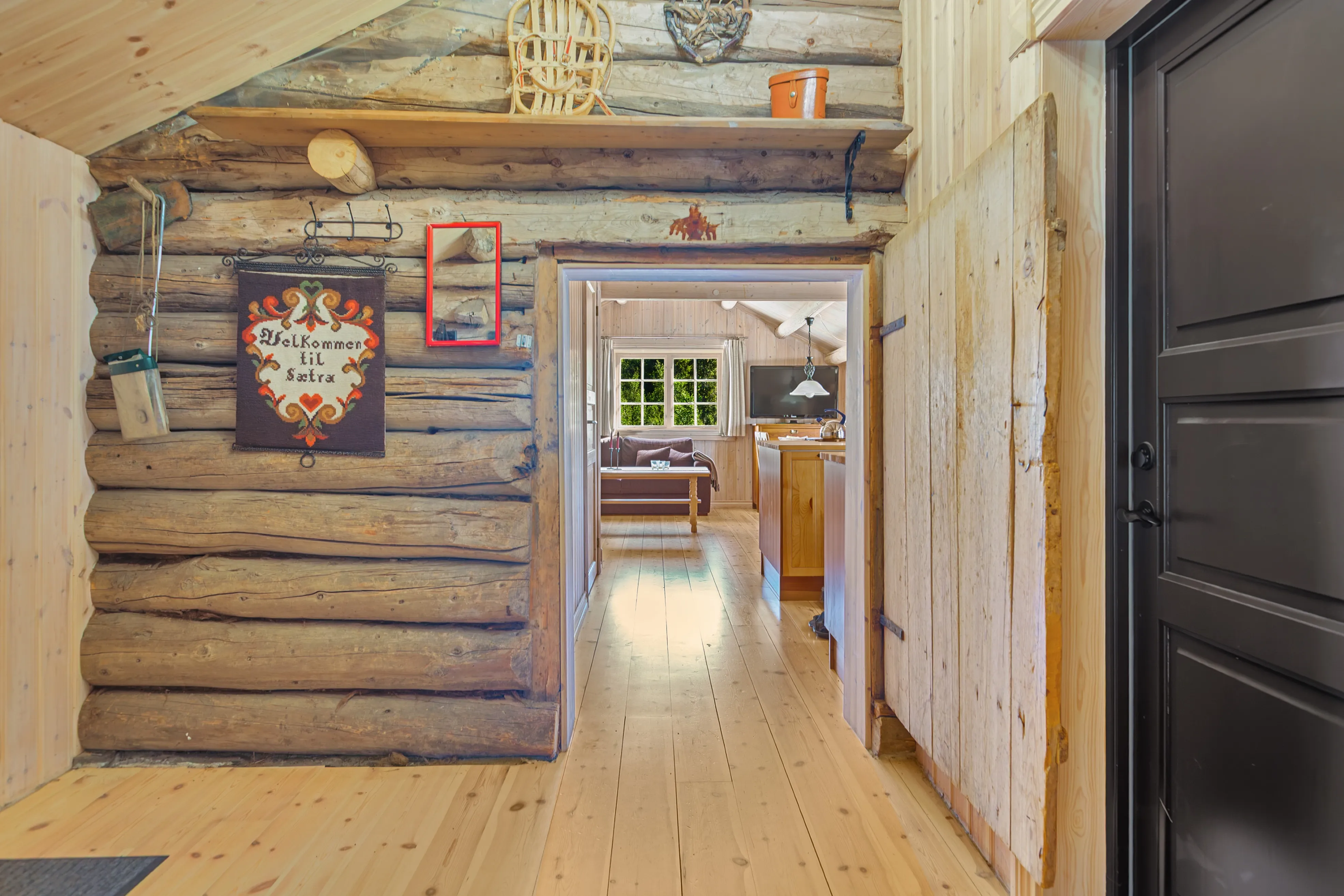 Historic 1800s Cabin in Aurdal with Expansive Garden and Rustic Charm - Image 5