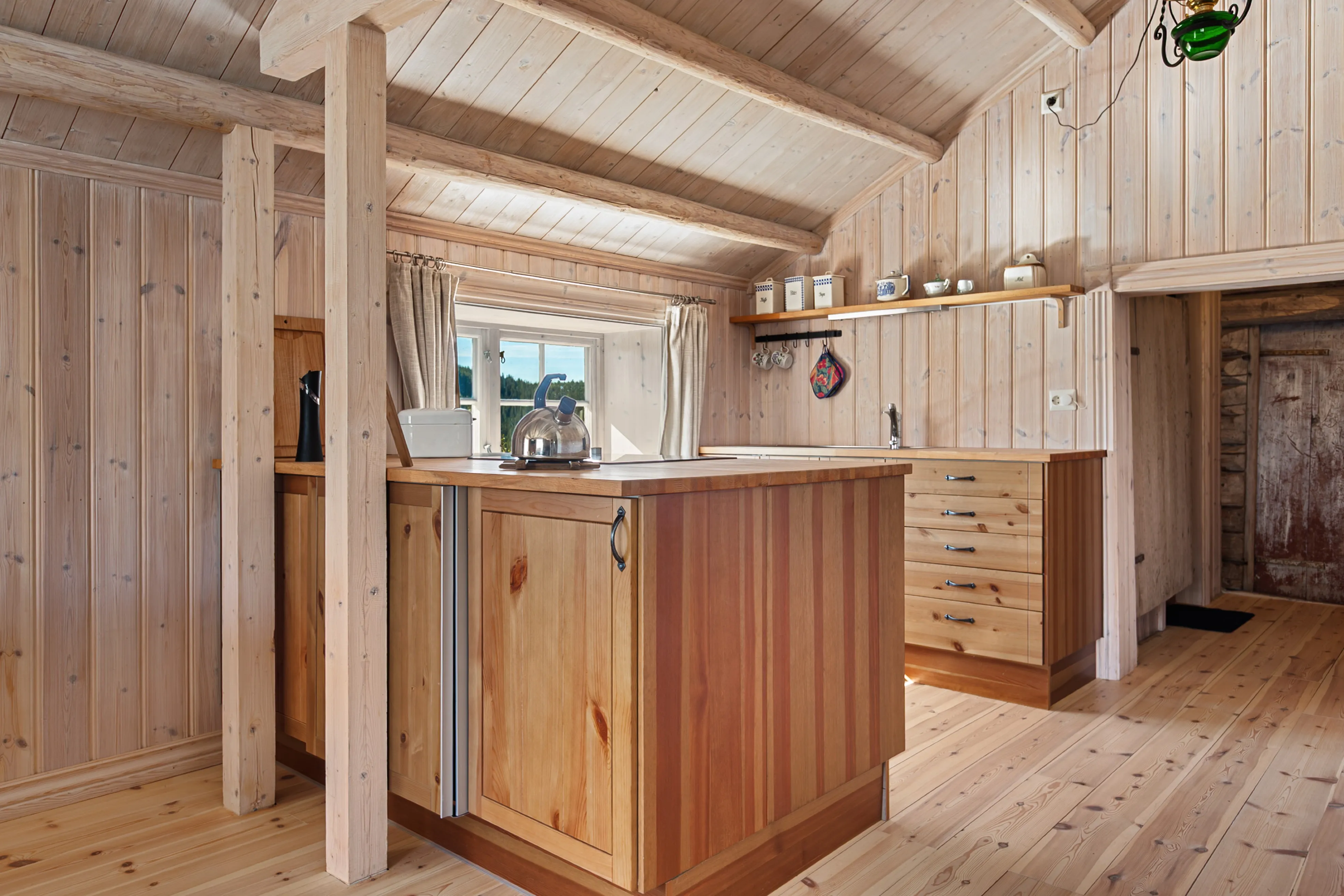 Historic 1800s Cabin in Aurdal with Expansive Garden and Rustic Charm - View image 12 of 24