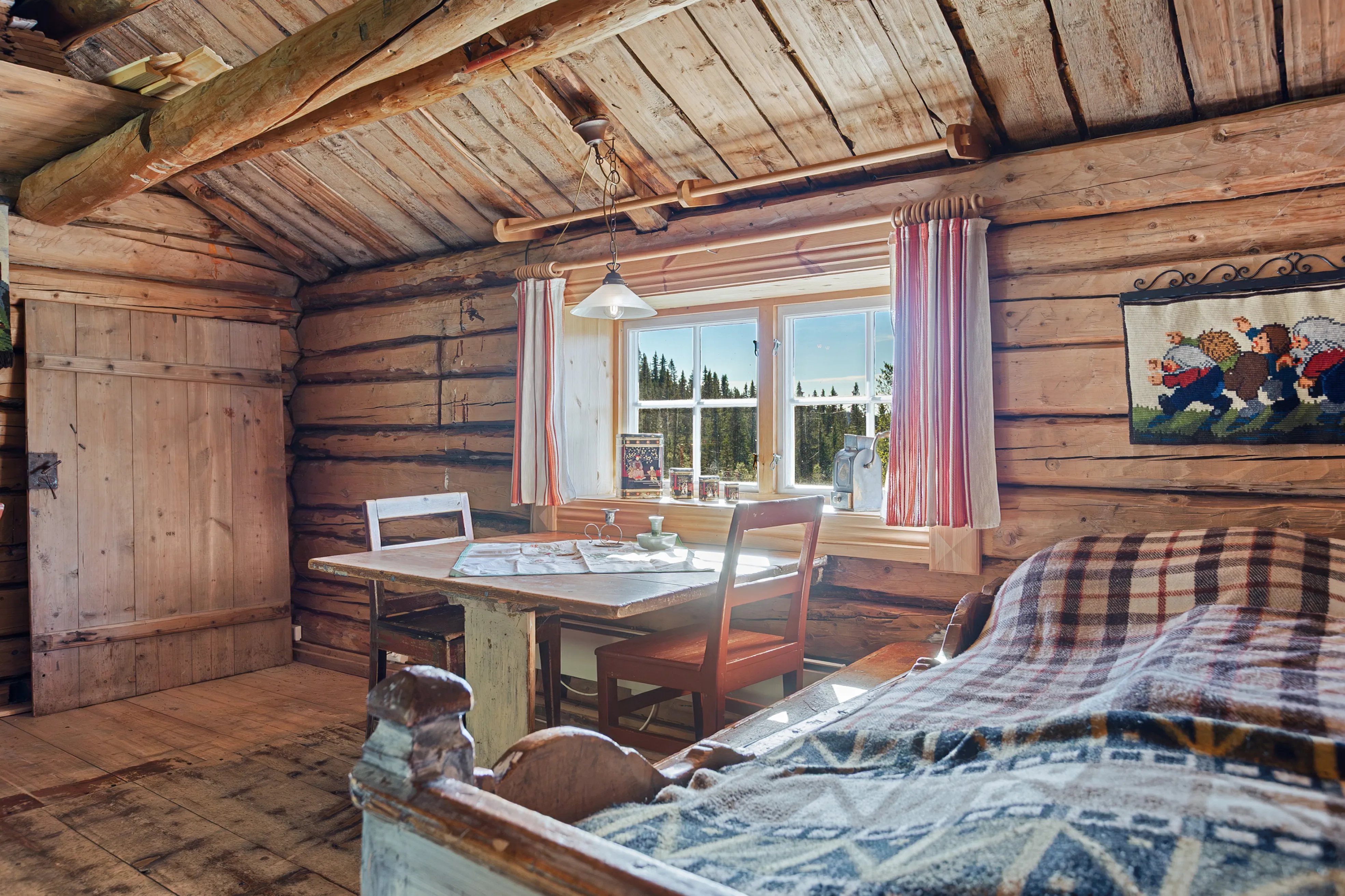 Historic 1800s Cabin in Aurdal with Expansive Garden and Rustic Charm - View image 20 of 24