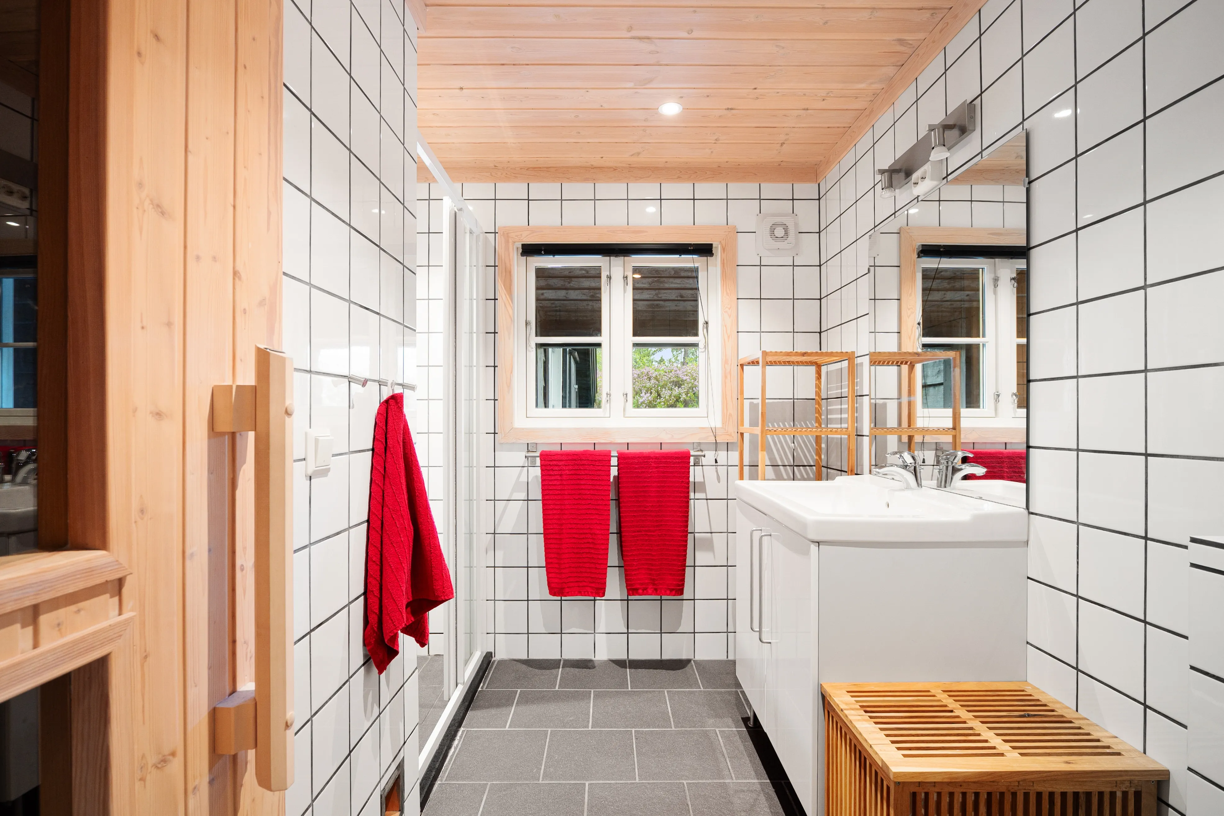 Architect-Designed 3-Bedroom Cabin with Expansive Terrace in Sirdal, Norway - View image 17 of 35