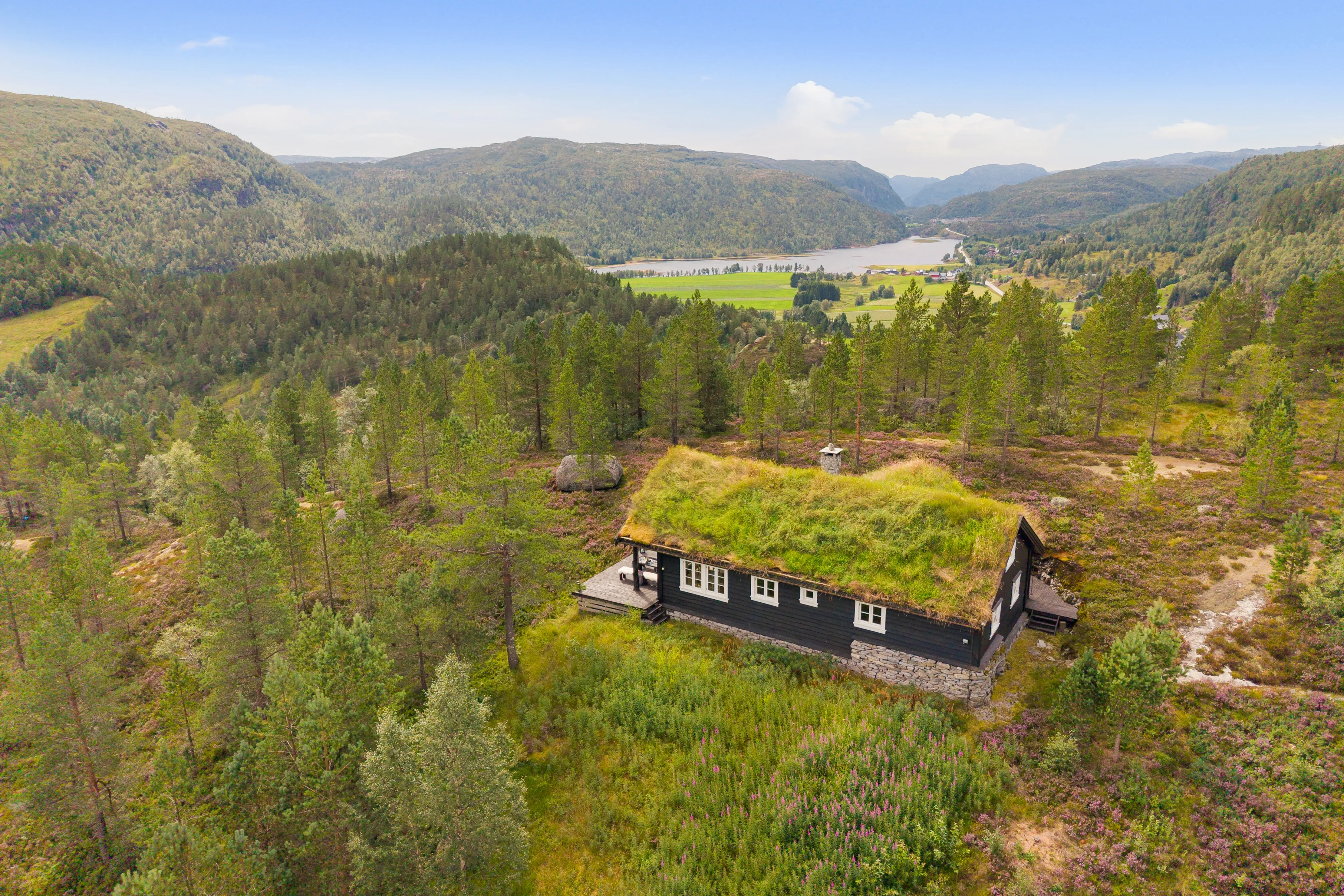 Architect-Designed 3-Bedroom Cabin with Expansive Terrace in Sirdal, Norway - View image 32 of 35